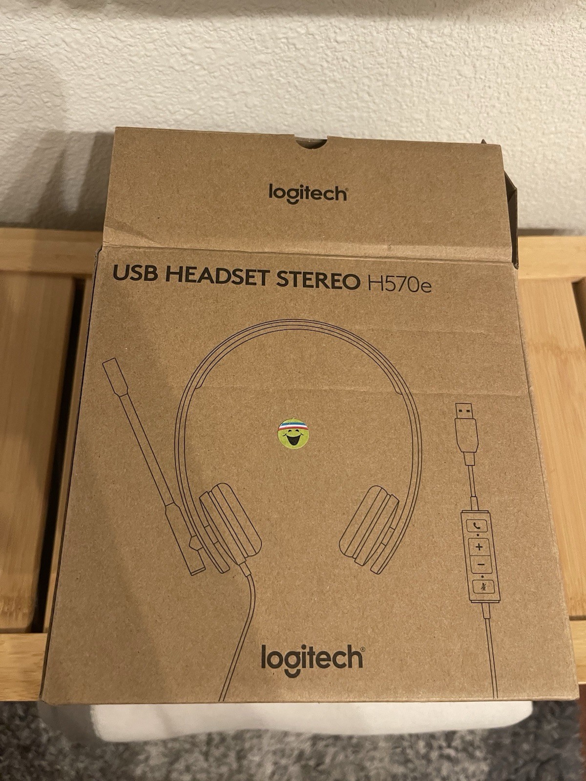 Logitech H570e USB Headset Noise Cancelling Mic Wired Headset for Pc Mac Mint
