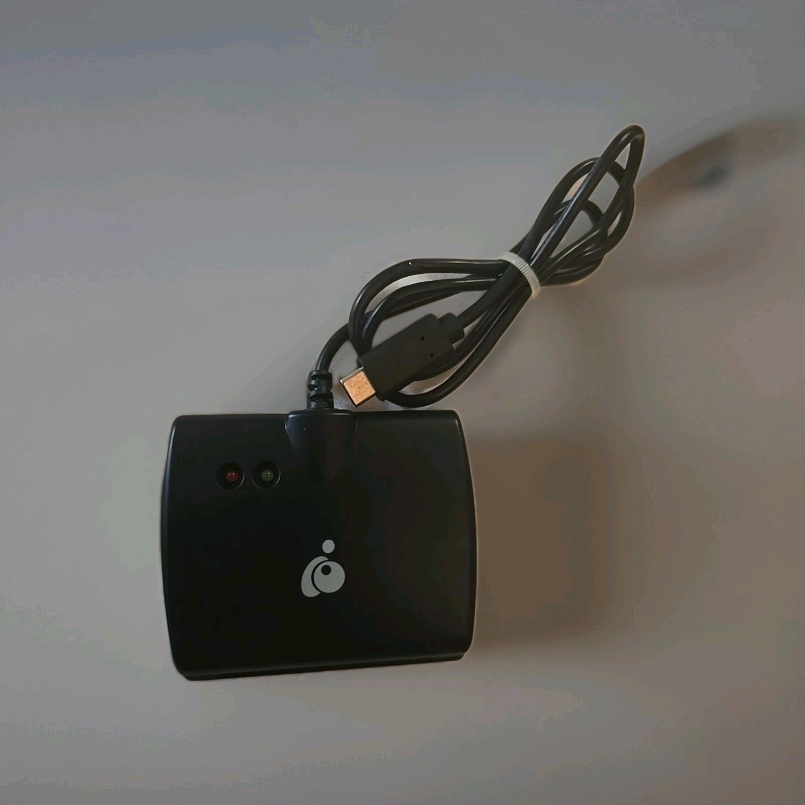 IOGEAR GSR205 USB-C Smart Card CAC Reader GSR205-a