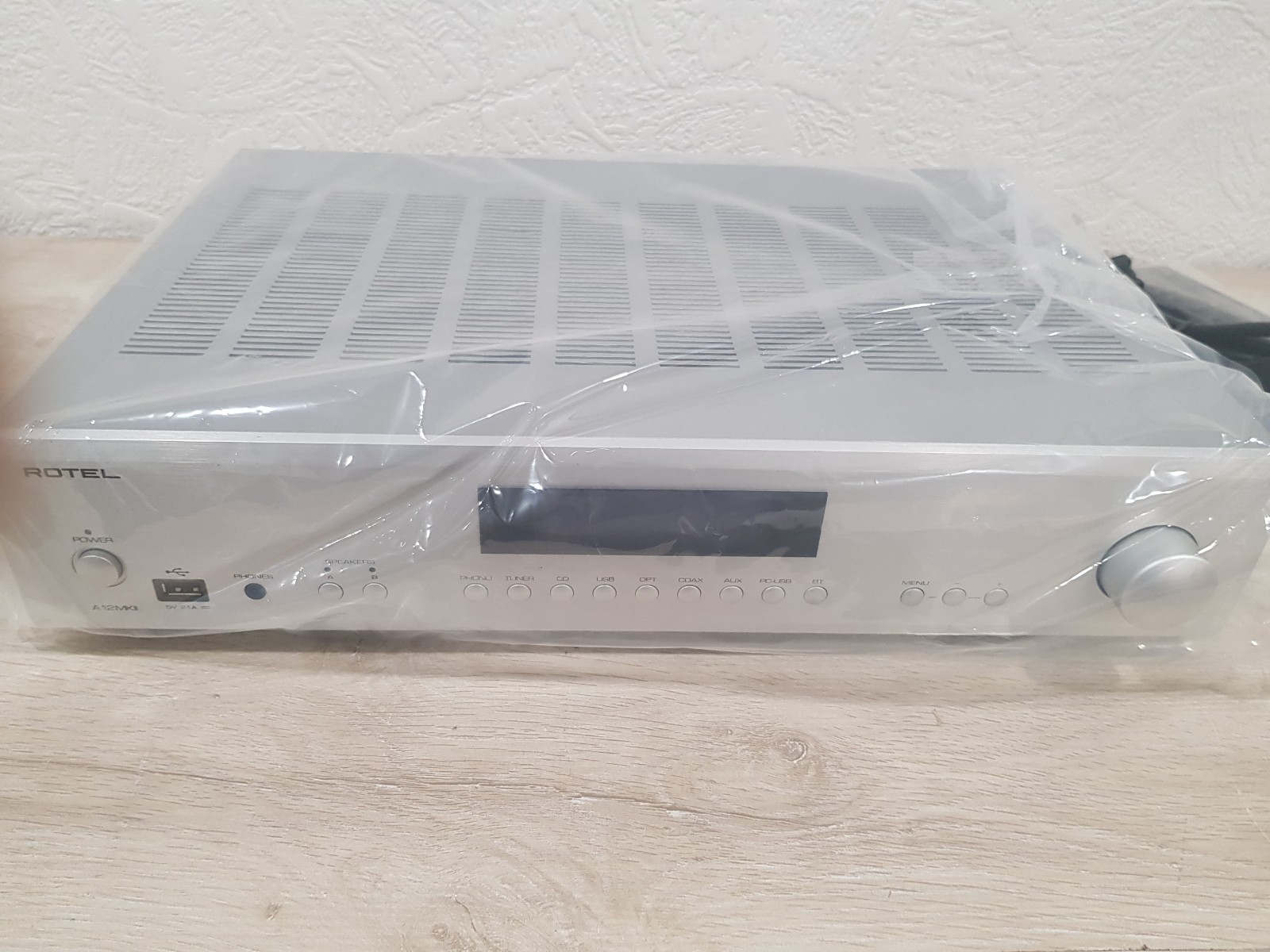 Rotel - A12MKII 60W 2-Ch Integrated Stereo Amplifier - Silver