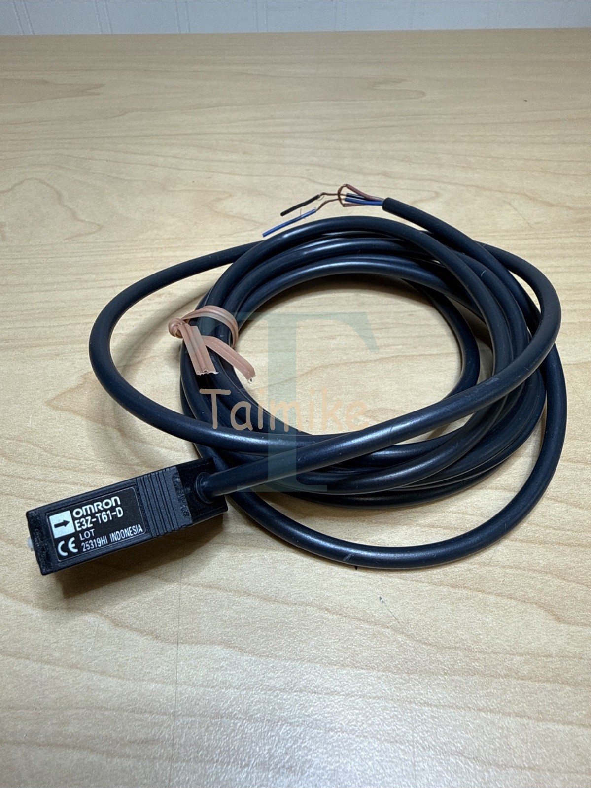 Omron E3Z-T61-D Thru-Beam Photoelectric Sensor