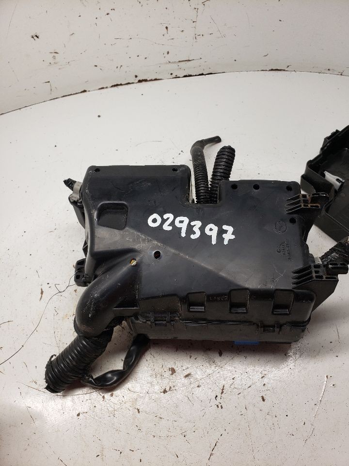 Used Fuse Box Engine fits: 2011 Mazda 3 Grade A