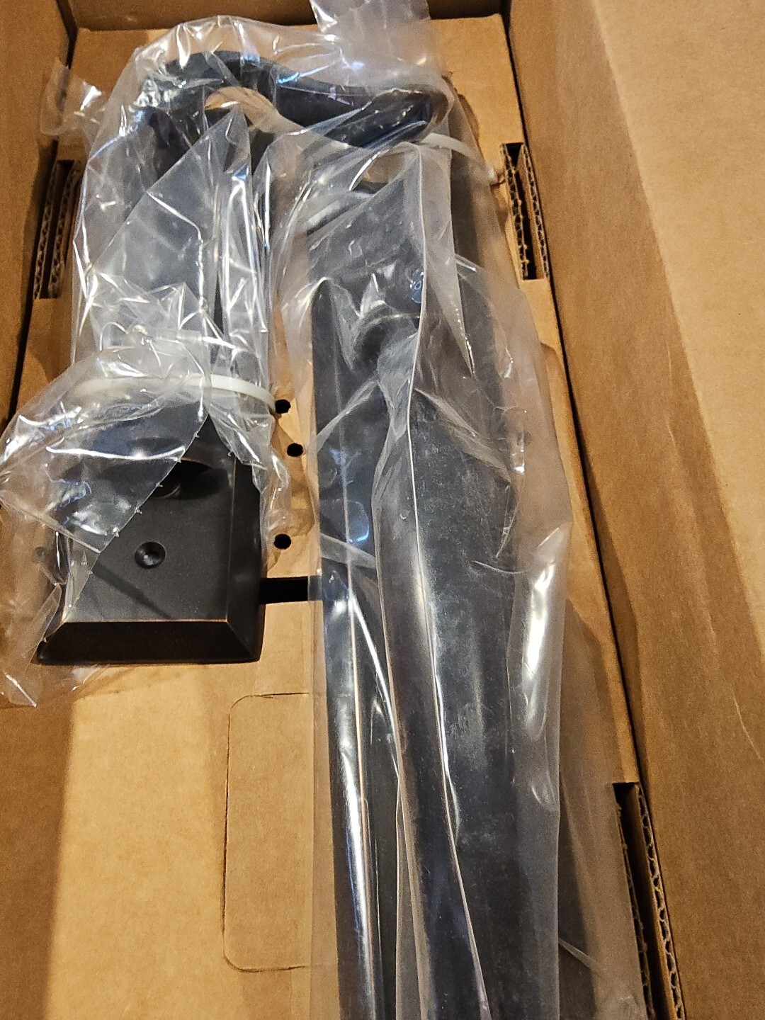 Emtek 4415crhus10B.  RH.   Keyed Entry Handleset