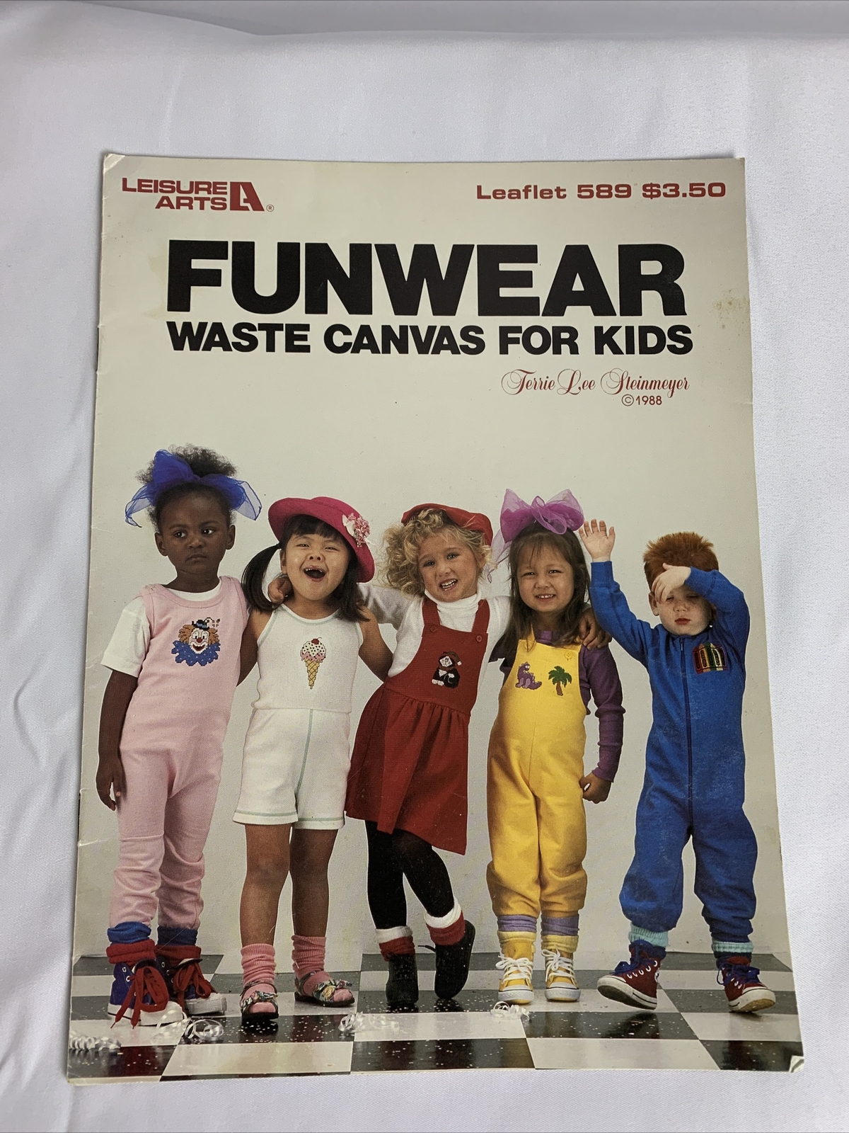 Vintage Leisure Arts Funwear Waste Canvas for Kids Leaflet 589