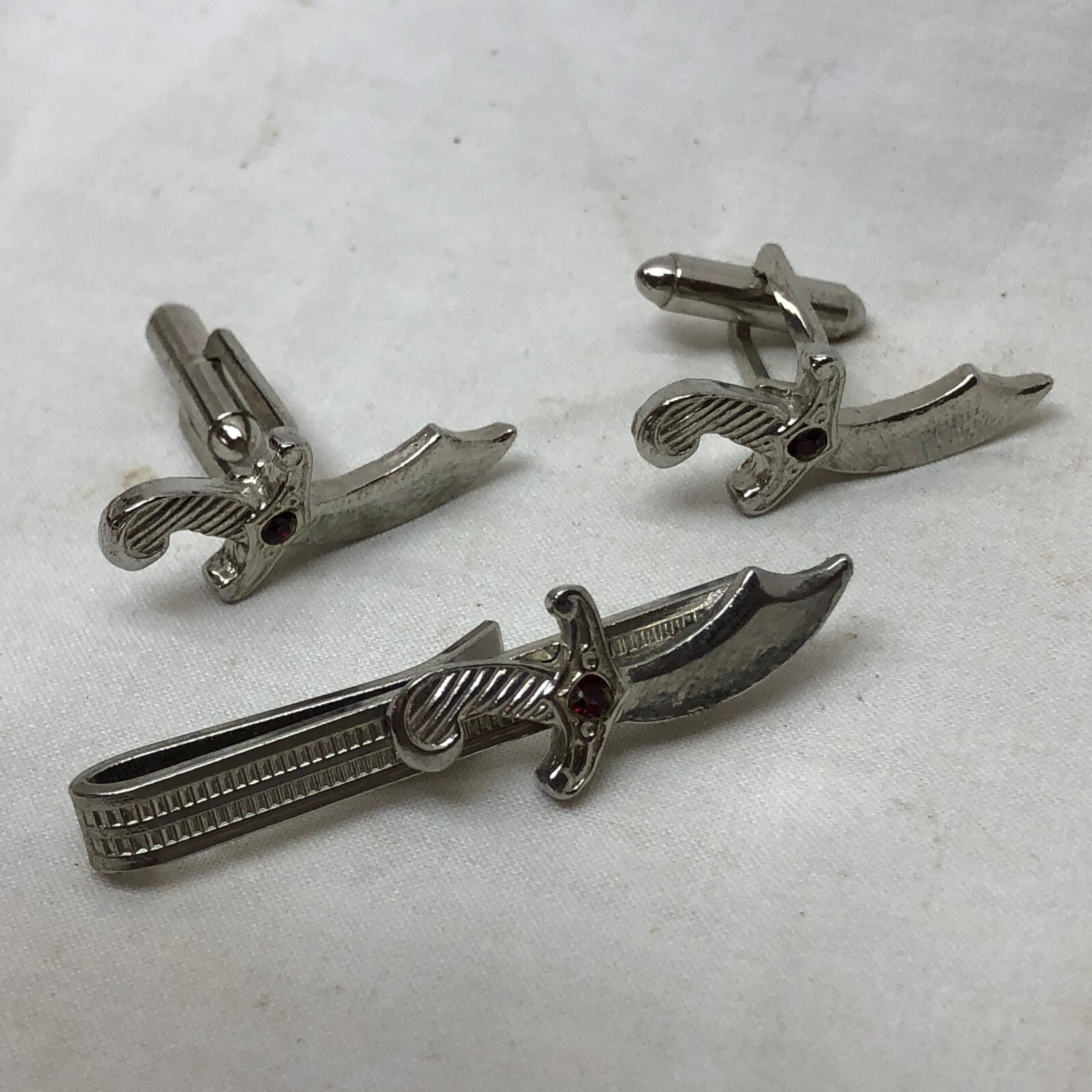 Vintage Men's Sword Tie Clip & Cuff Links Silver Tone Red Stone