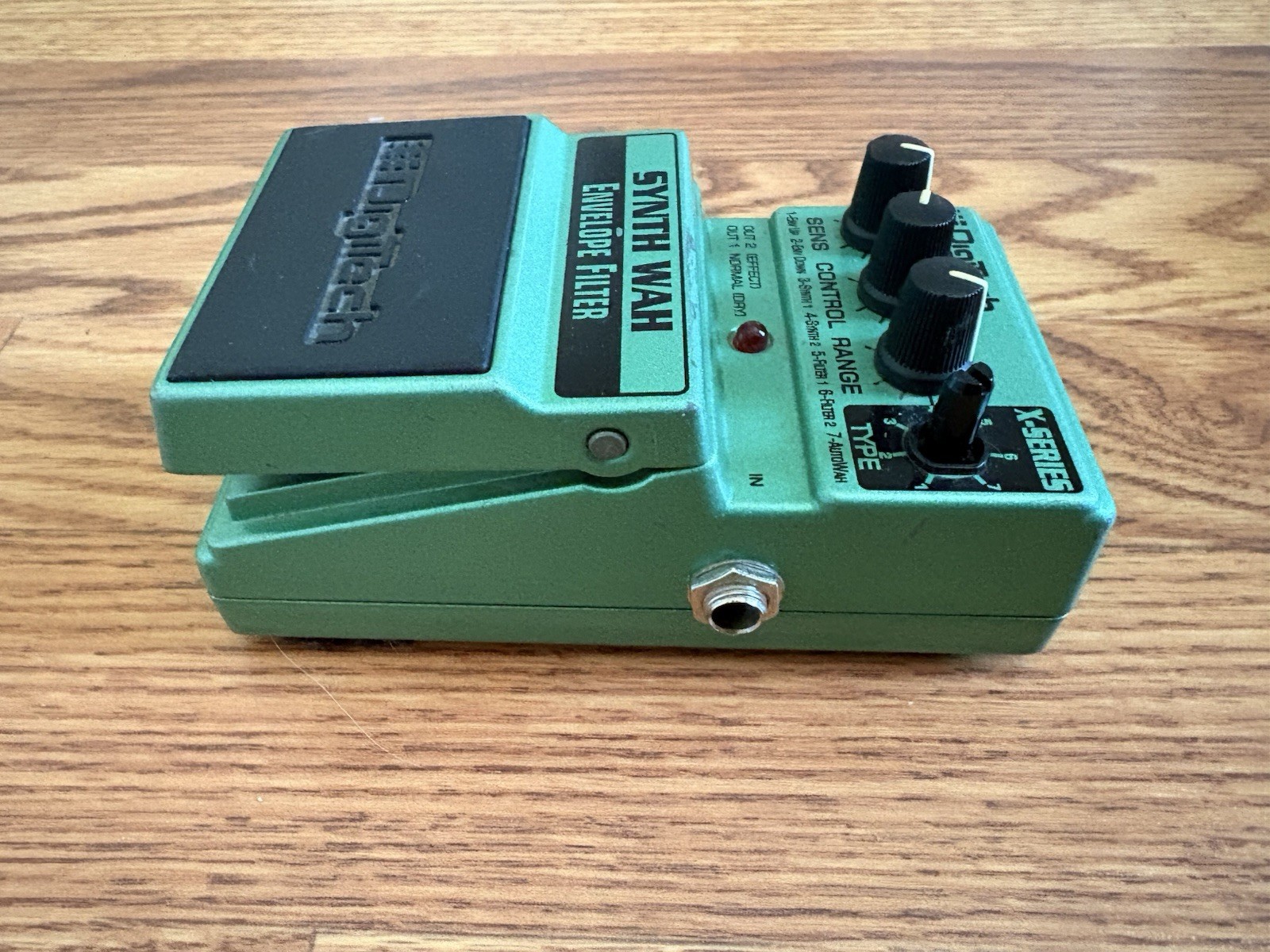 DigiTech Synth Wah Digital Envelope Filter/Wah Pedal for Electric Guitar