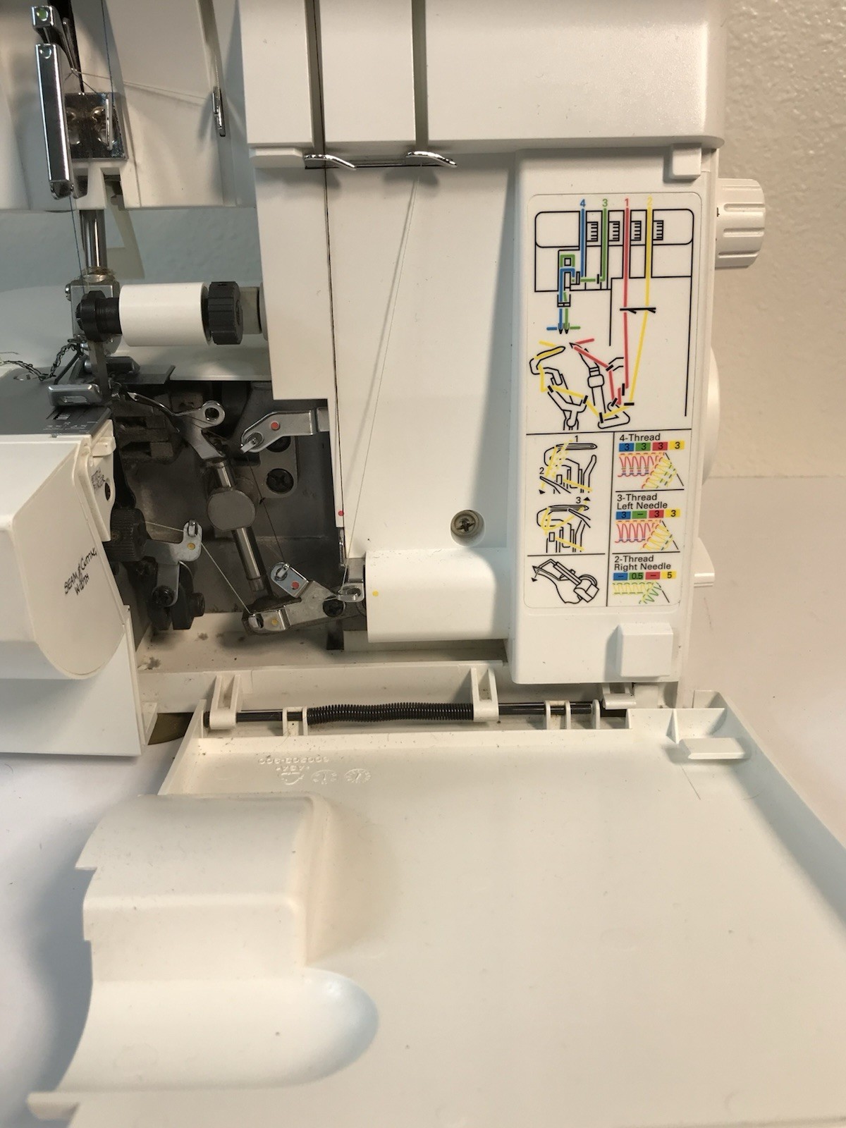PFAFF Hobby Lock 2.0 - German Design Sterger Sewing Machine - READ DESCRIPTION