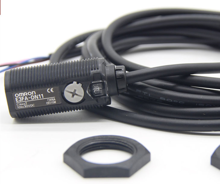 OMRON E3FA-DN11 Photoelectric Sensor E3FADN11 New In Box #