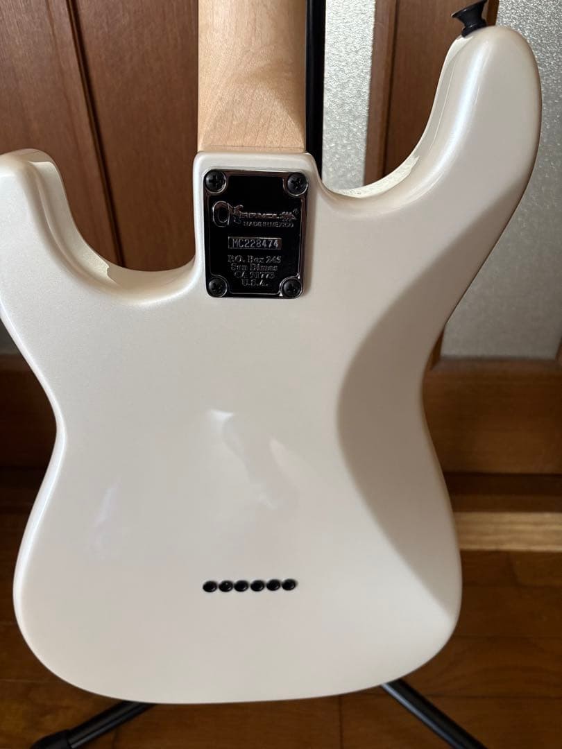 Charvel Jake E Lee Pro-Mod So-Cal Style1