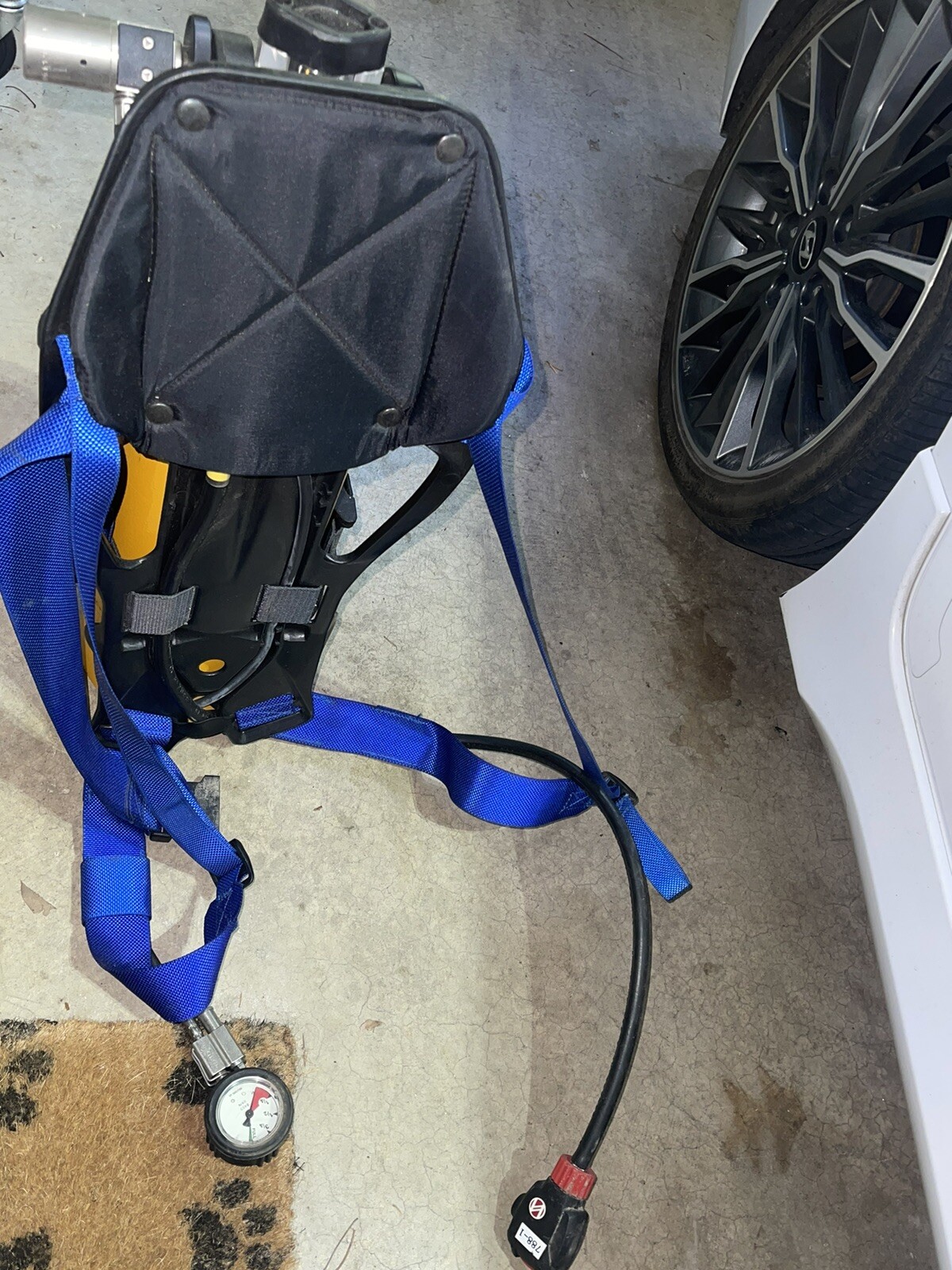 Scott SCBA tank with carrier