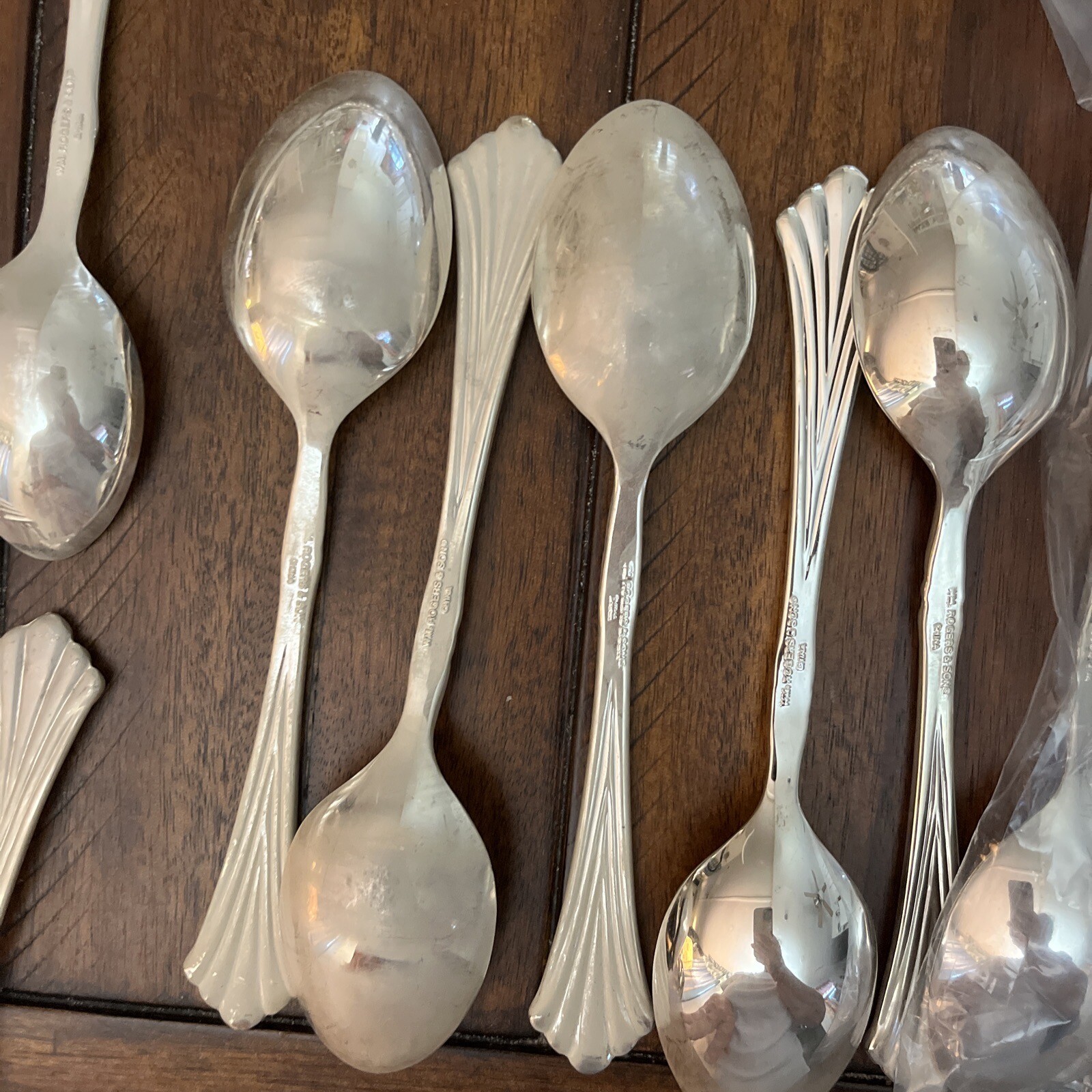 WM ROGERS & SON ROYAL PLUME 62 PIECE FLATWARE SET