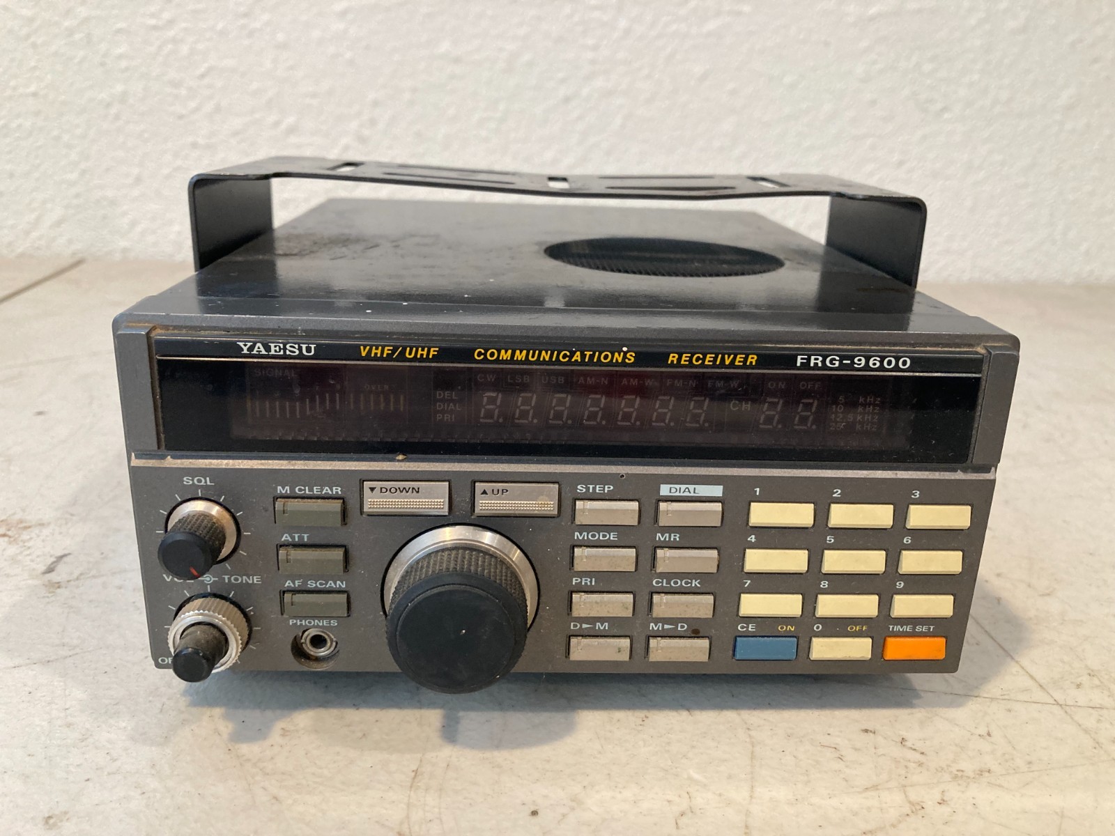 Vintage YAESU FRG-9600 Wide Band Receiver Scanner Communications Radio