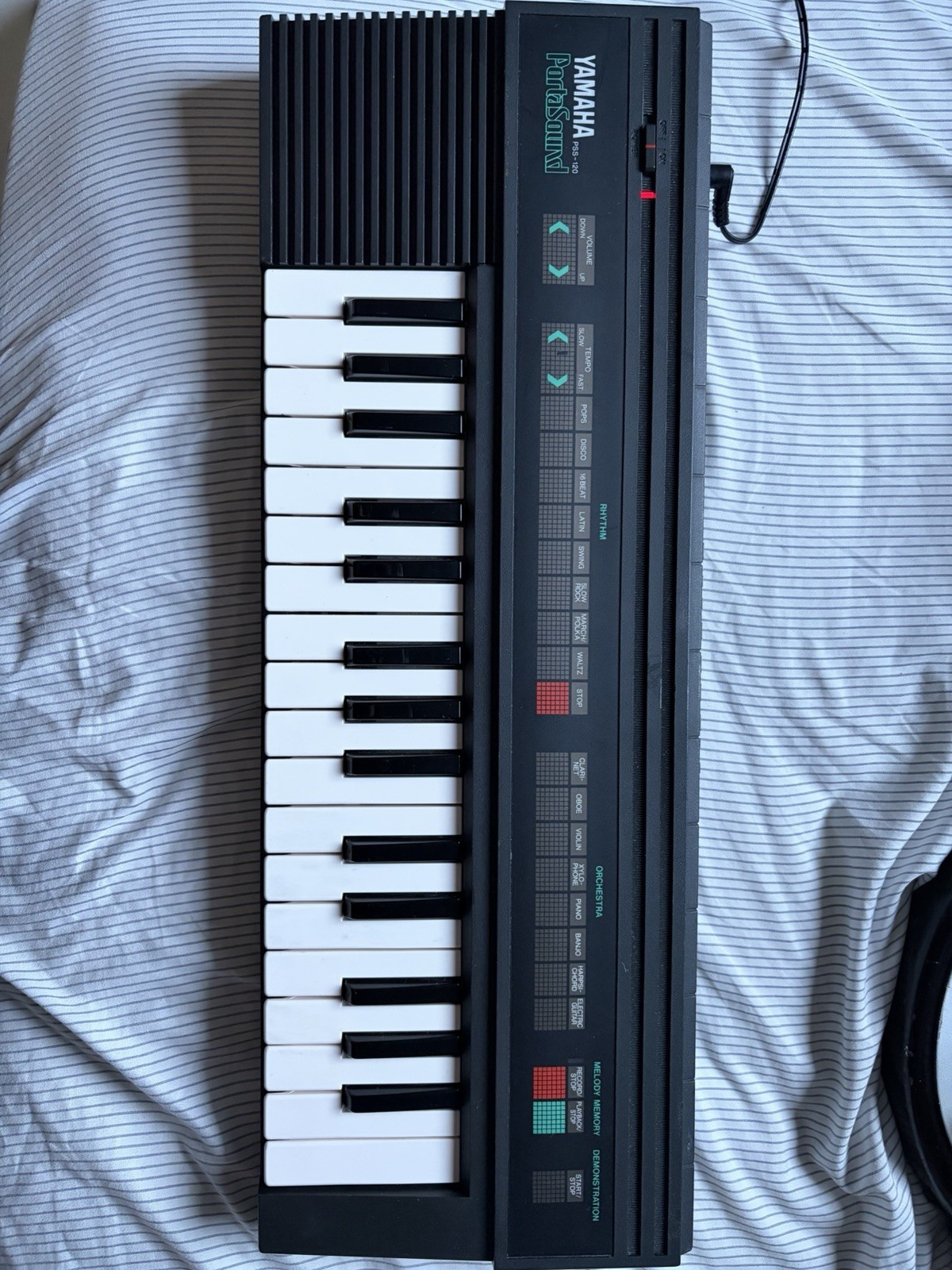 Yamaha PortaSound PSS-120 33-Key Electronic Keyboard, Black, Built-In Speaker