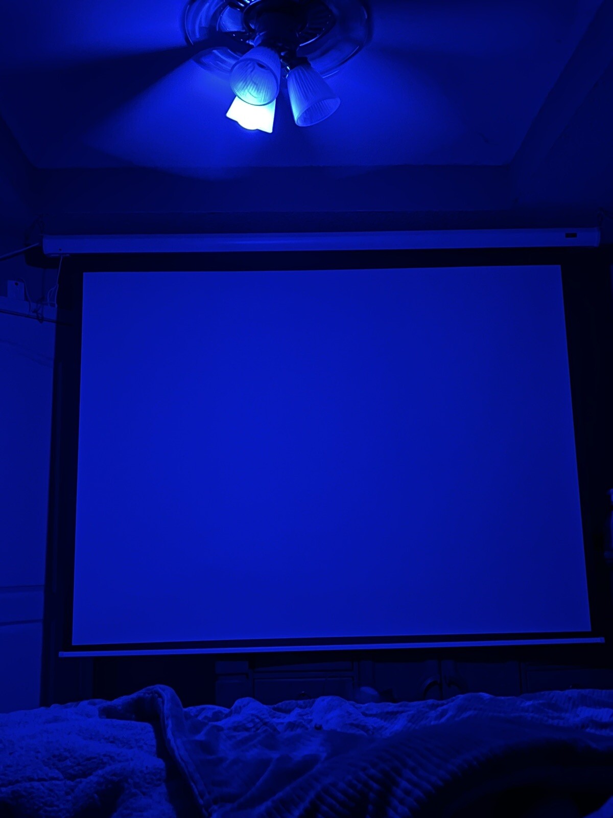 HD 92" 16:9 Material Foldable Electric Motorized Projector Screen + Remote