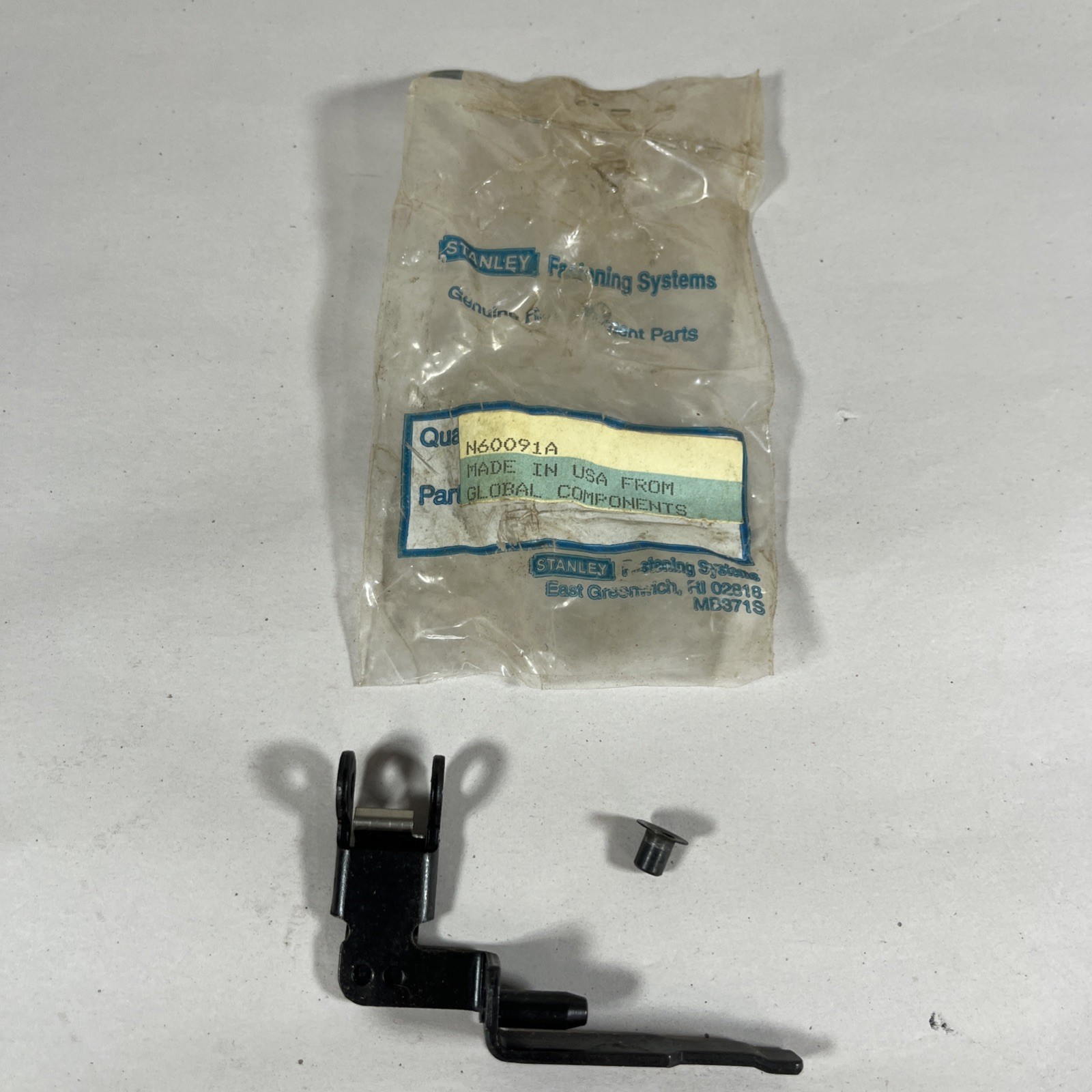 Genuine OEM Stanley Bostitch Upper Trip Assembly Part # N60091A For N60FN - NOS