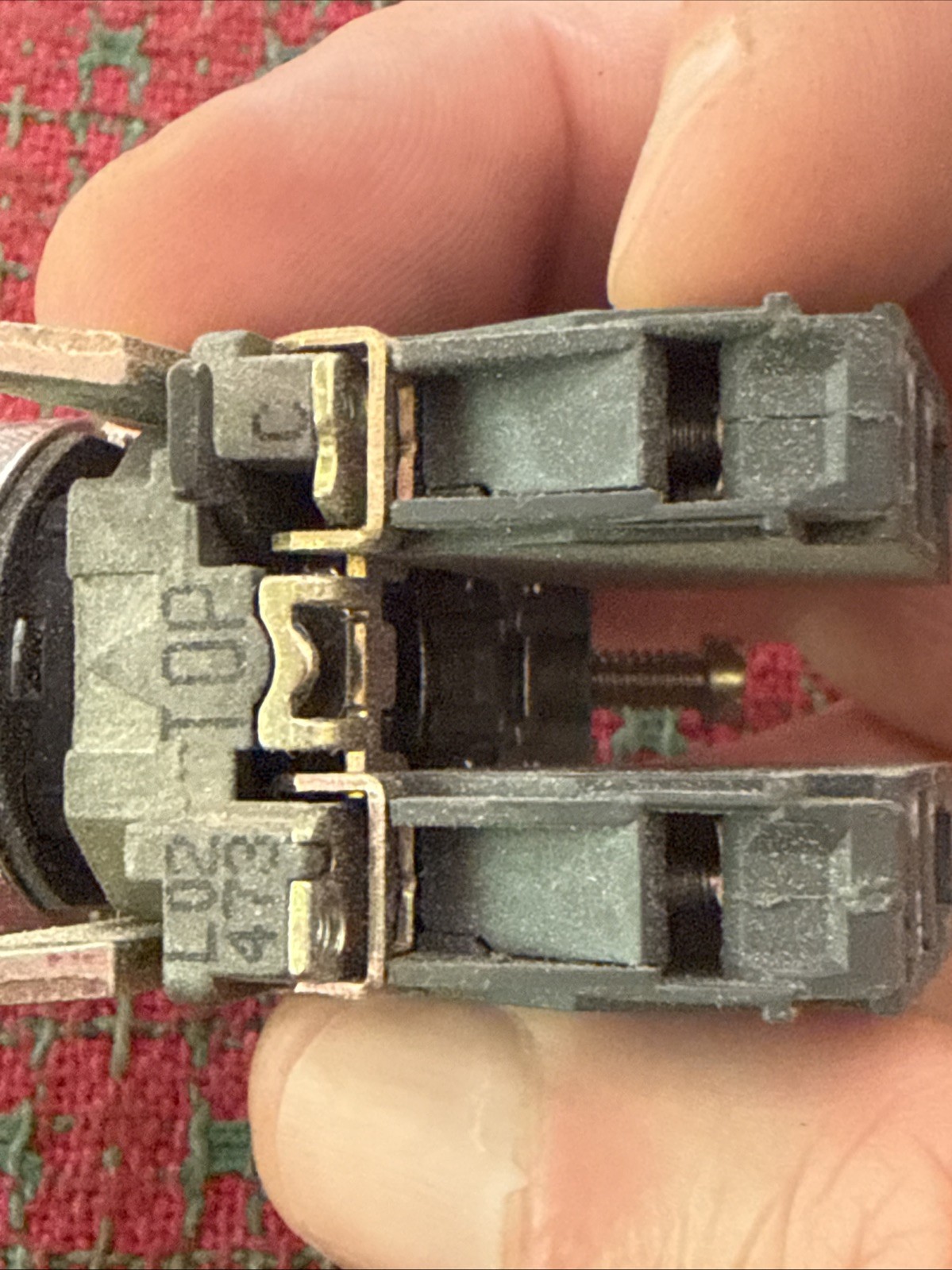 TELEMECANIQUE BLACK SELECTOR SWITCH WITH ZBE-101 CONTACT BLOCKS NOS