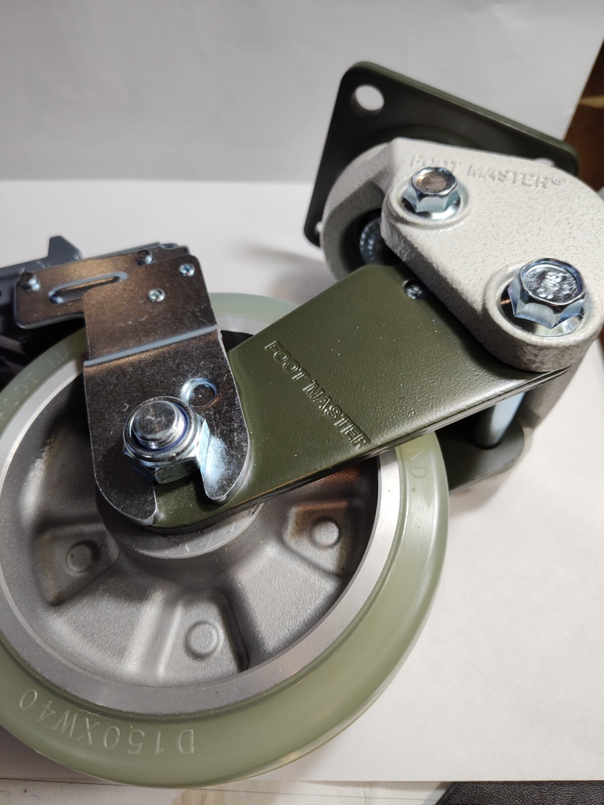 GRAINGER APPROVED GDS-100B-SF Shock-Absorbing Plate Caster,Swivel