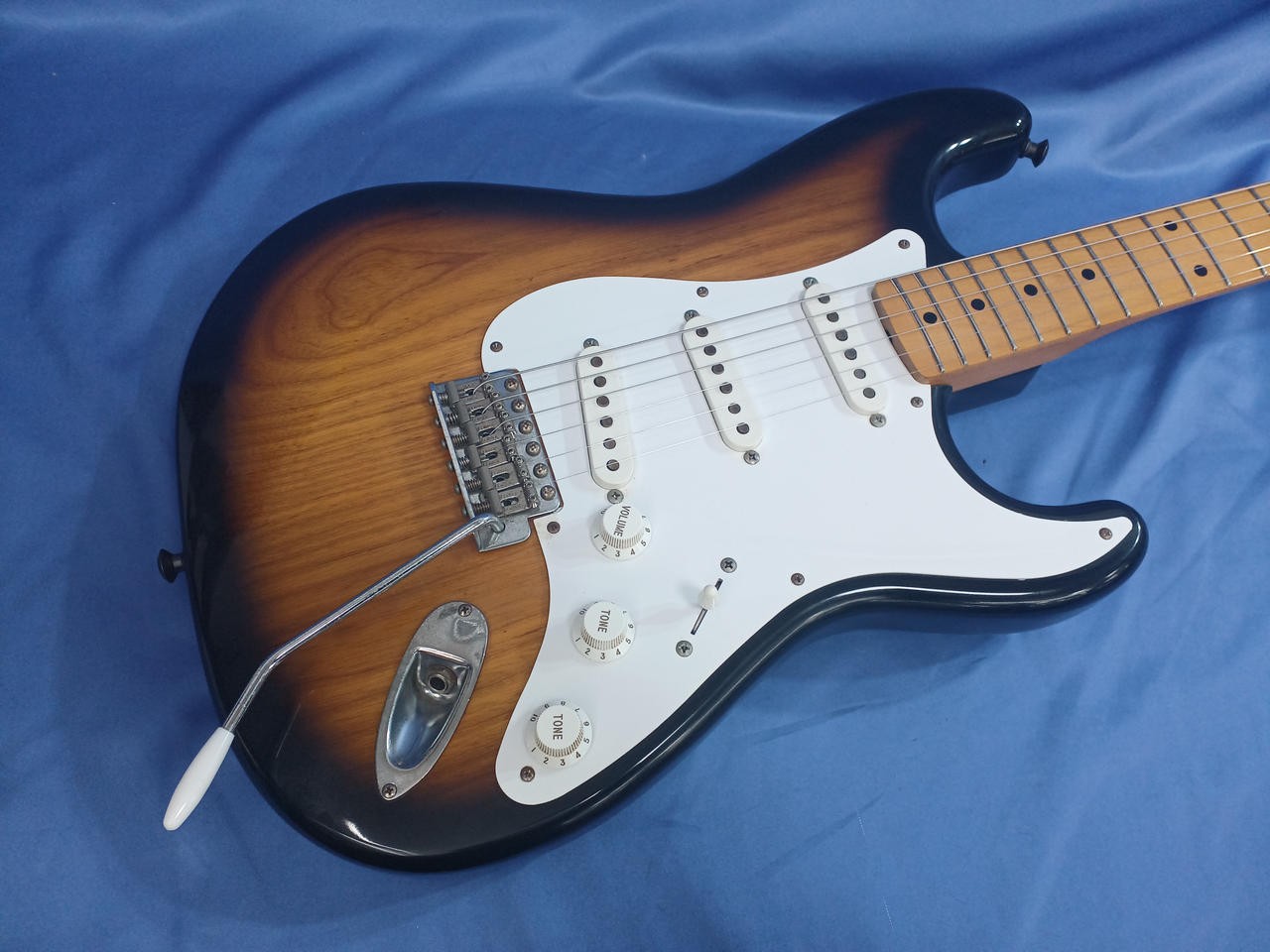 FENDER JAPAN EXTRAD ST54-140 Electric Guitar