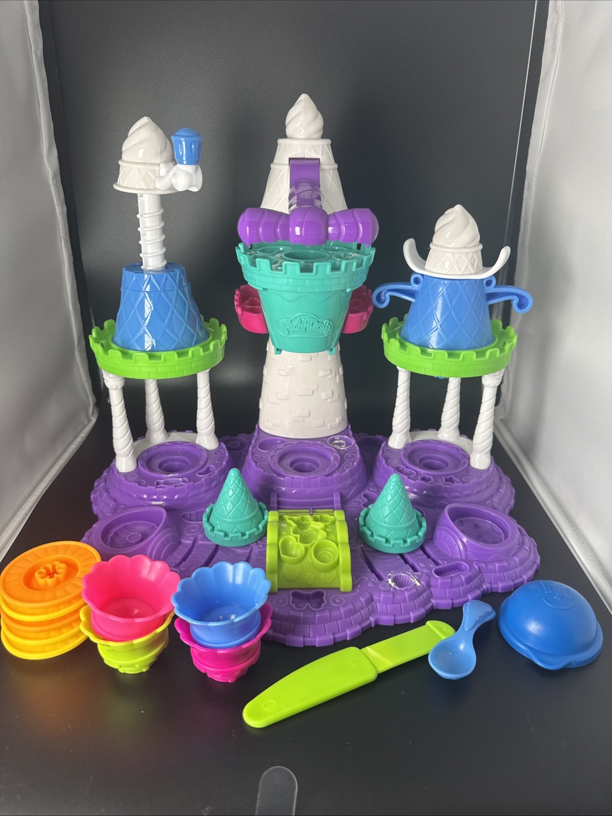 Play-Doh Kitchen Creations Swirl Ice Cream Maker Rare Set