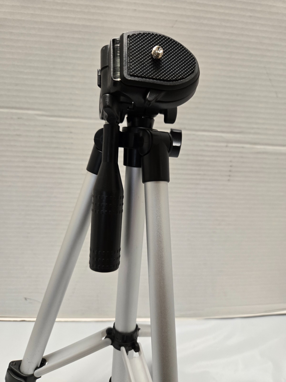 DigiPod Light Weight Tripod - STX-TR140