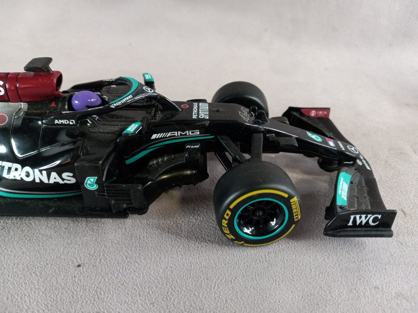 Mercedes Benz AMG F1 W12 E Performance Lewis Hamilton #44 Black 1:24 RC Maisto