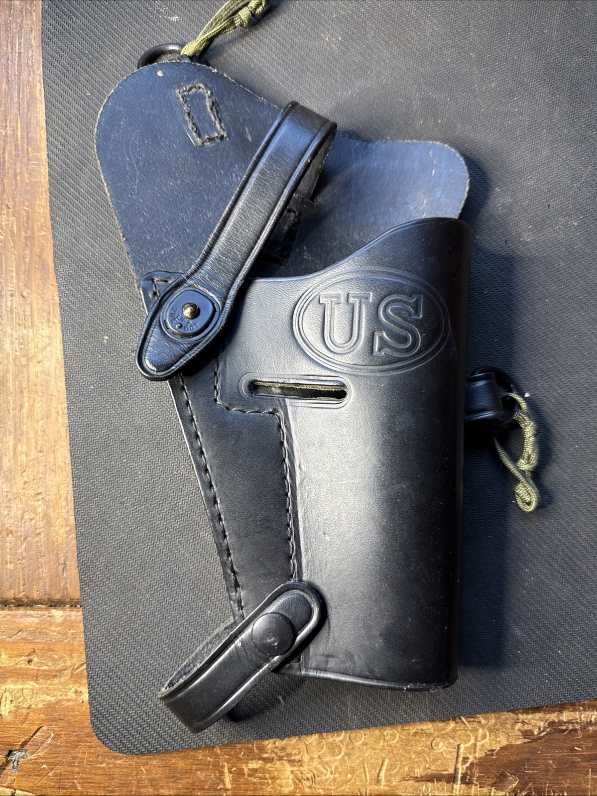 M7/M9 19204 ADIRONDACK Leather US Stamped Shoulder Holster (Missing Strap)