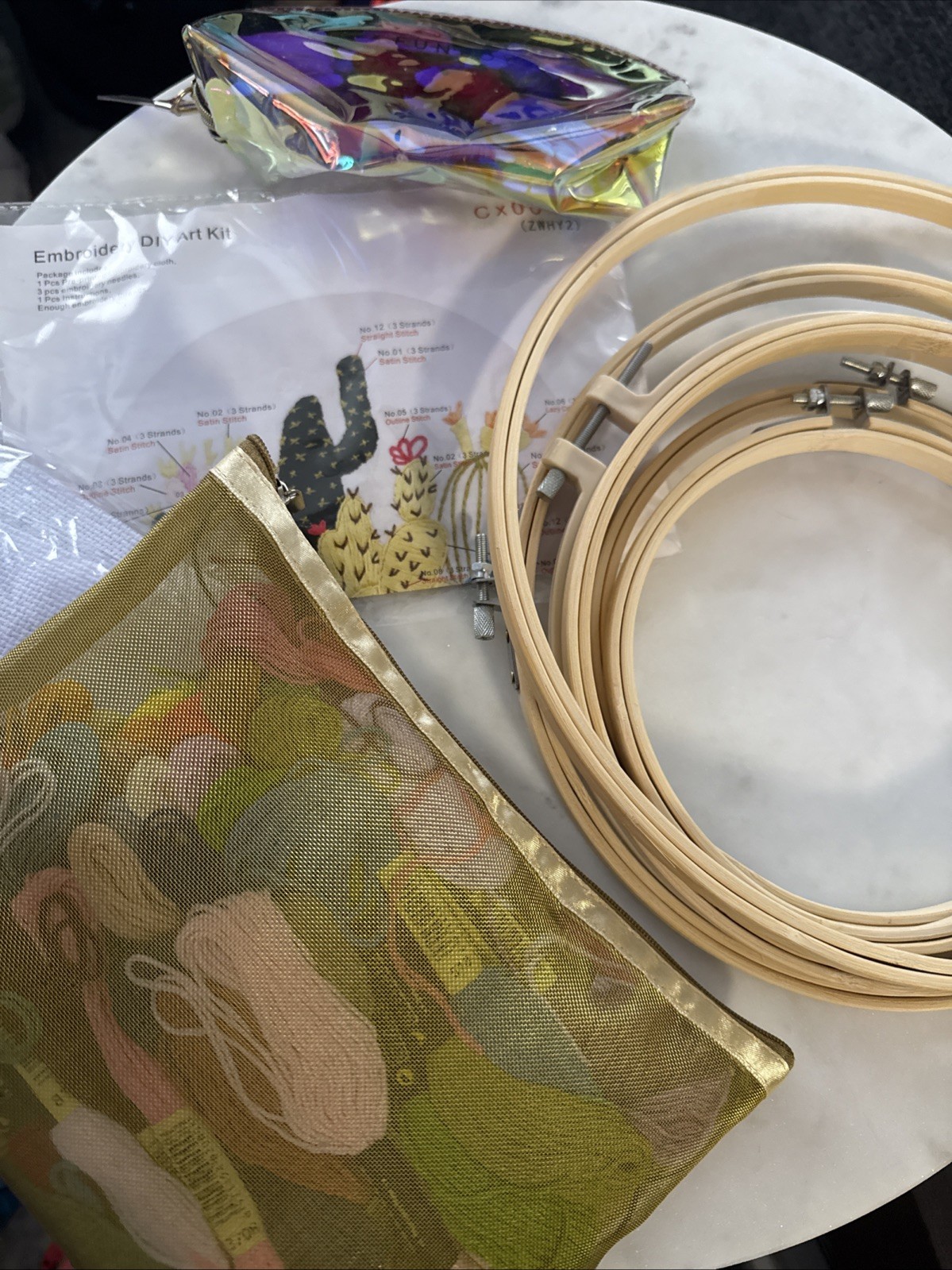 Jumbo Embroidery Set: 6 Embroidery Holders 2 Fabrics Starter Kit 95 Thread Floss