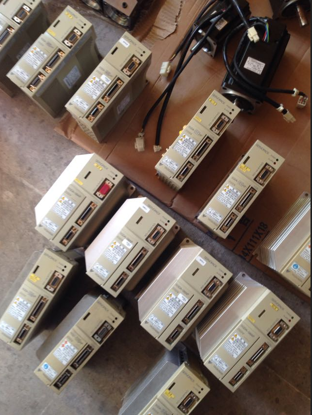 FAST DELIVERY PLC YASKAWA SERVO Drive SGDM-04ADA Refurbished