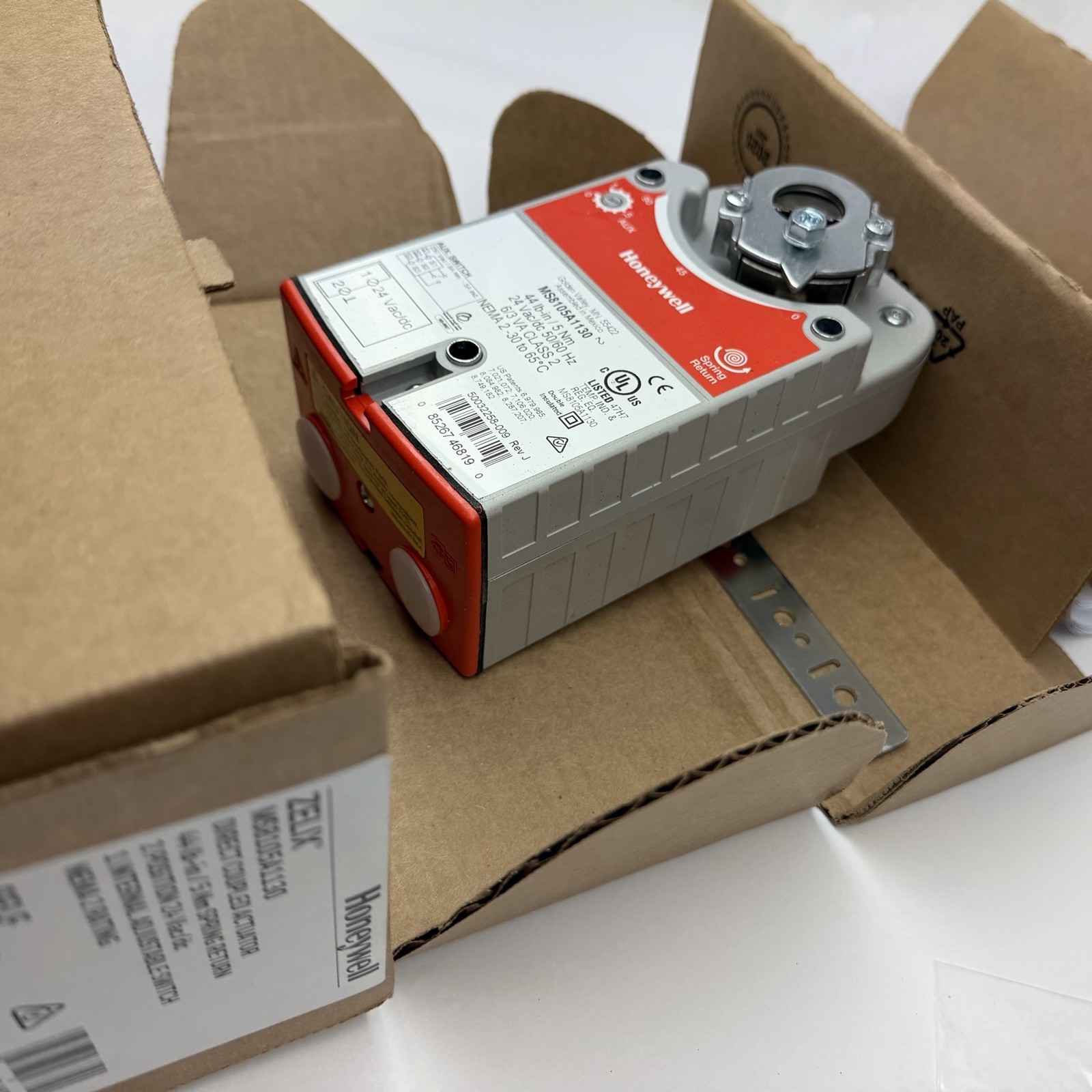 Honeywell MS8105A1130 Direct Coupled Actuator Two Position Spring Return Damper