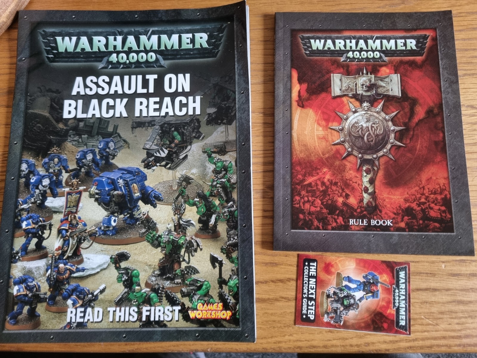 Warhammer 40K Assault On Black Reach Book & Rule Book