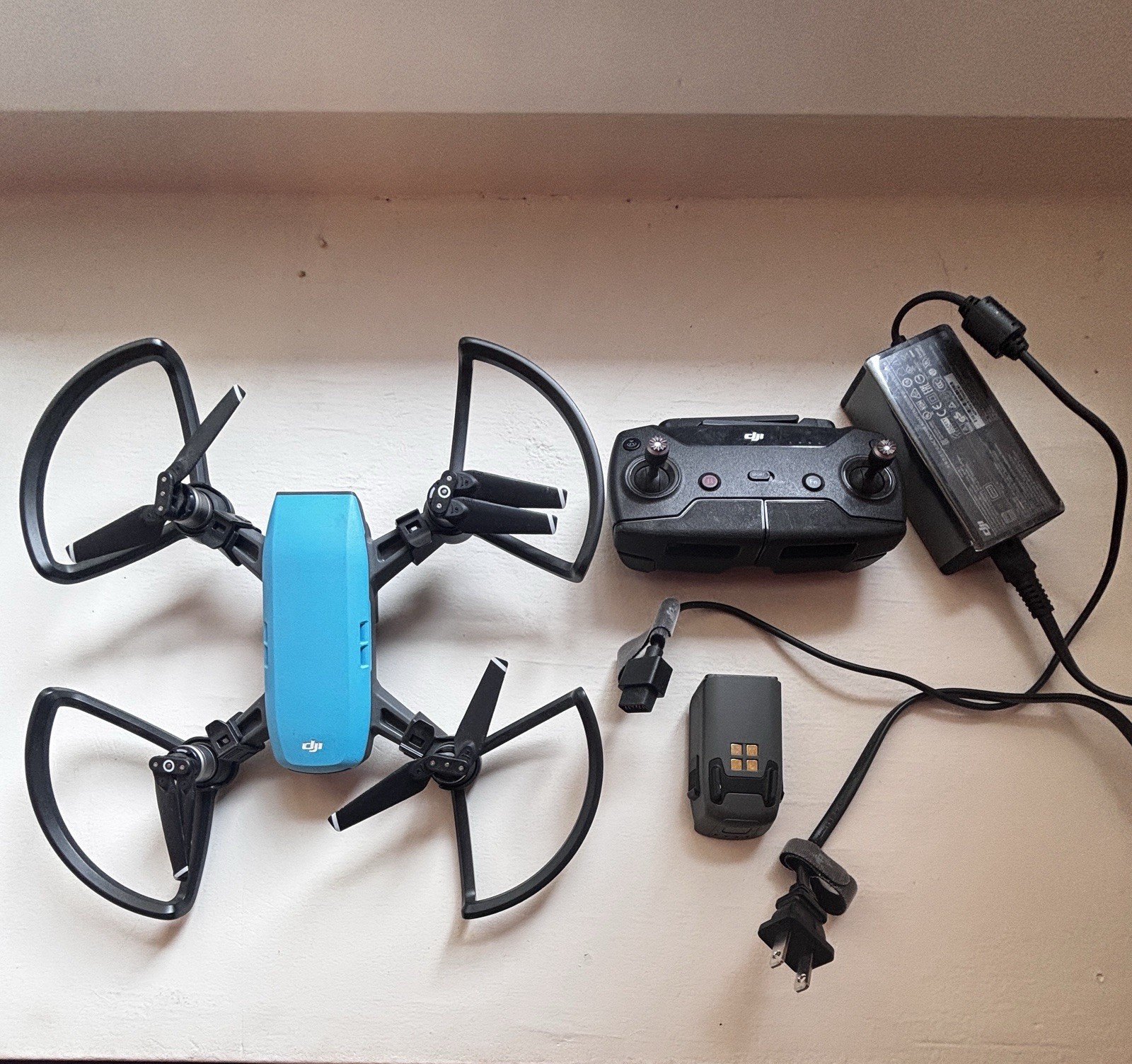 DJI Spark Blue Quadcopter Drone w/ Camera Remote Controller Battery Charger