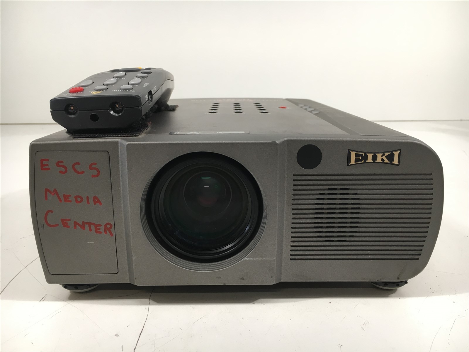 Eiki Notebook Projector LC-NB2 With Remote