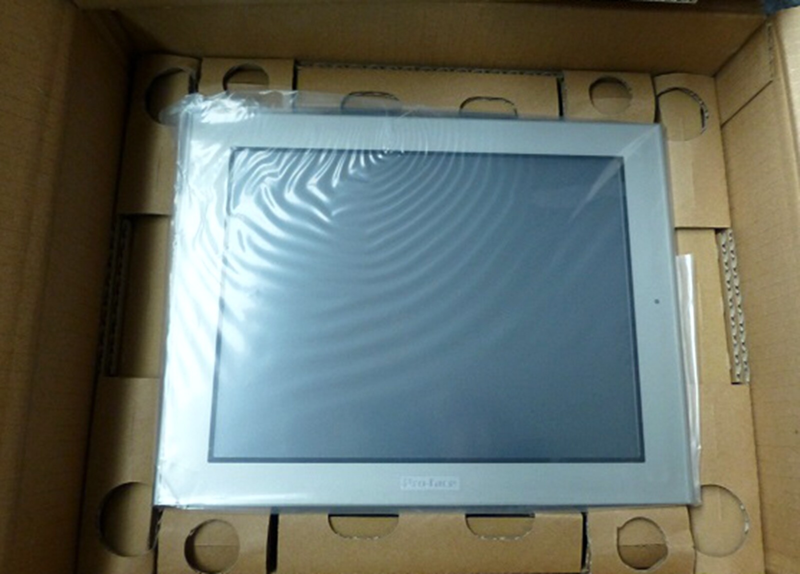 NEW Pro-face AGP3300H-S1-D24 Handheld Touch Screen AGP3300HS1D24