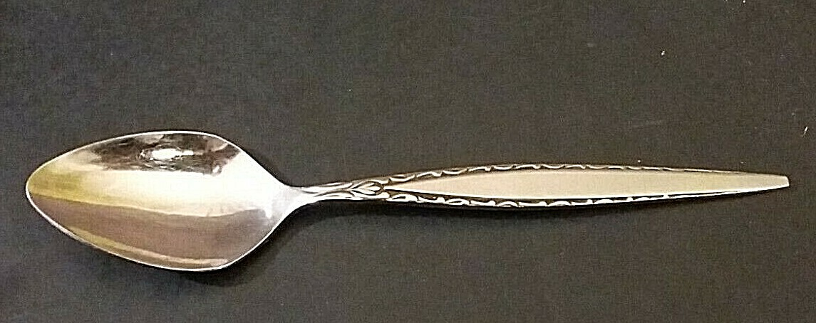 Oneida Venetia stainless teaspoon 6 1/4"