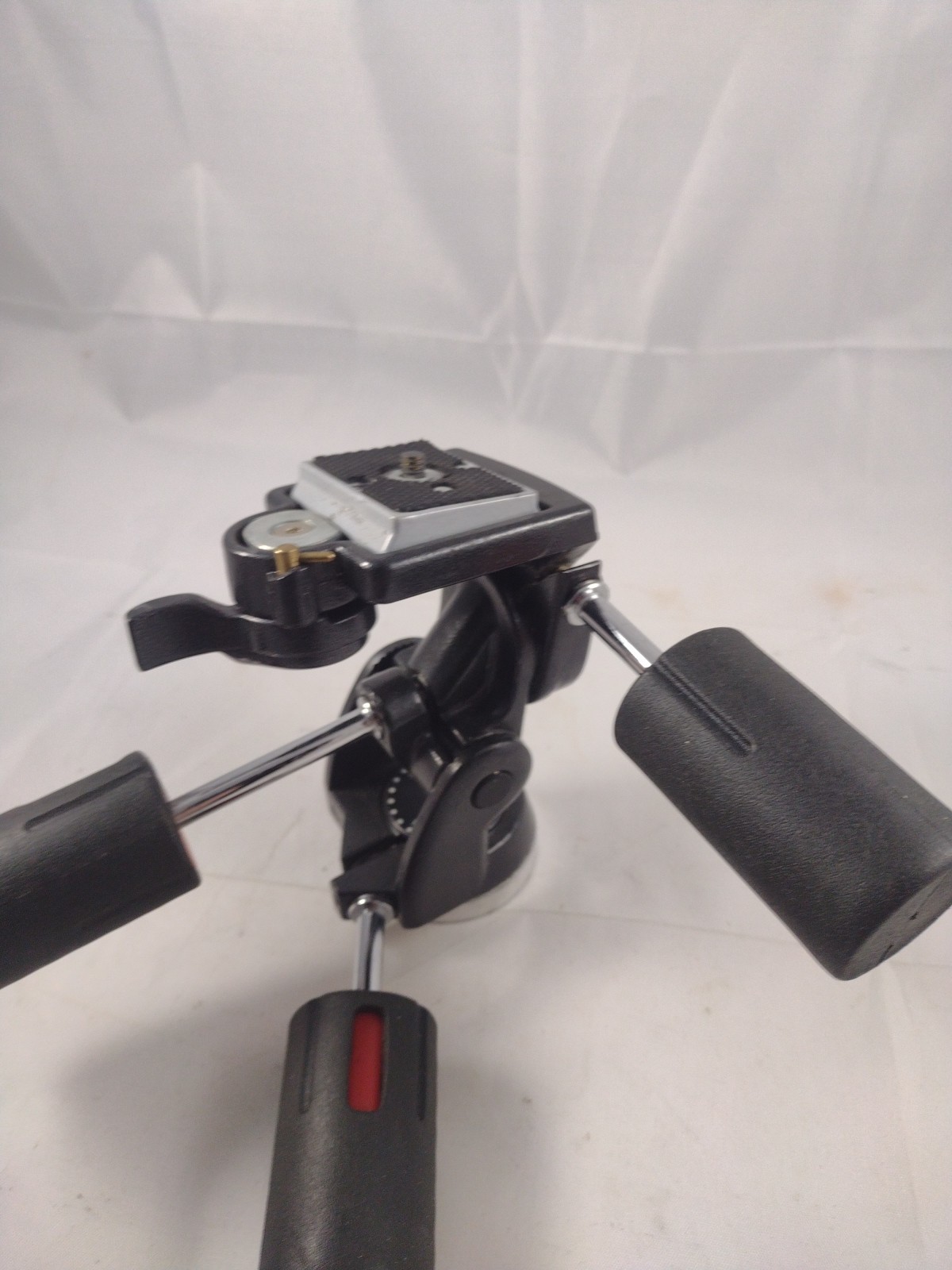 Preowned Dymatran Professional Tripod Head ATH-903