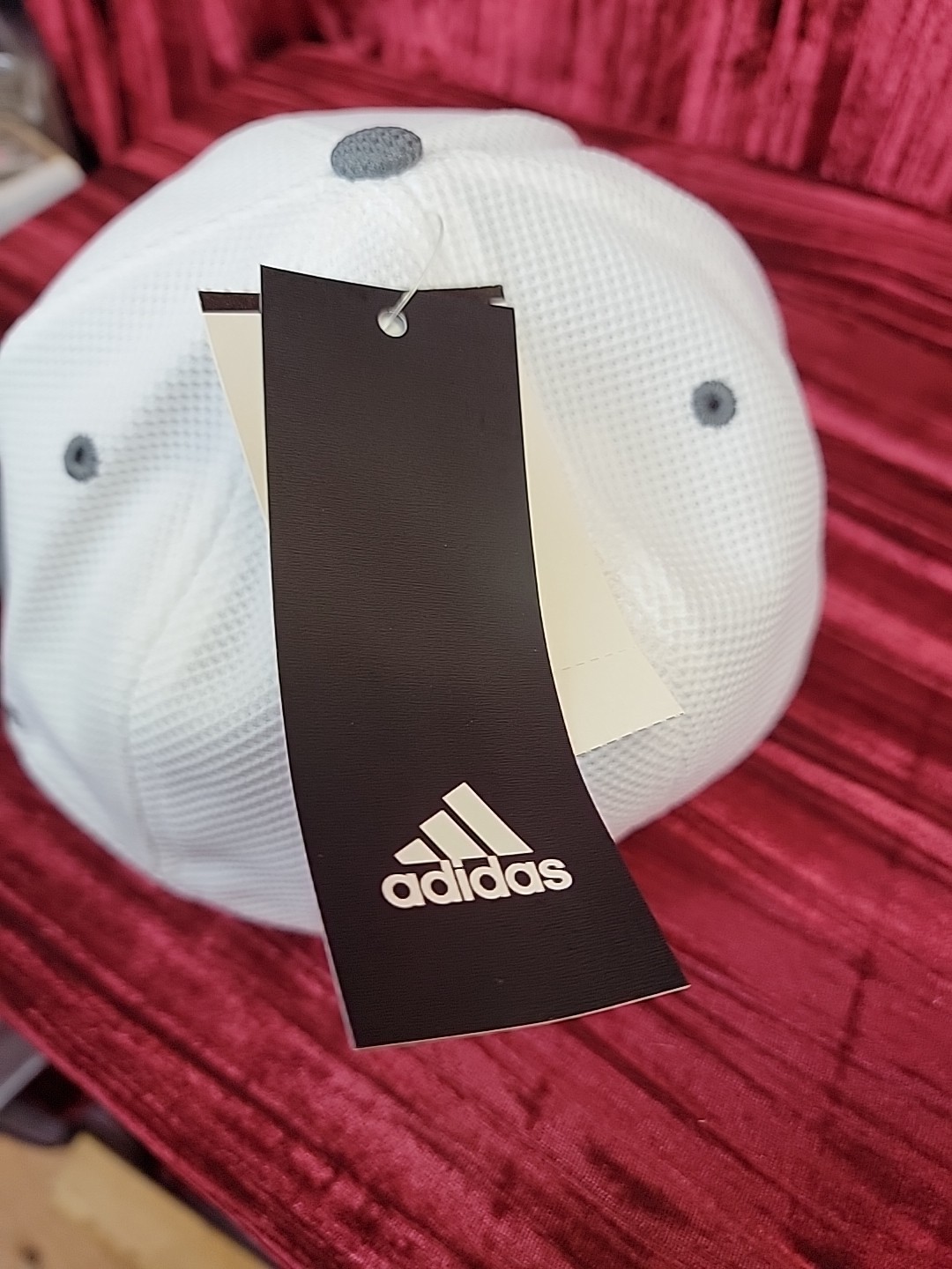 NEW NWT Adidas Mesh Flat Flex Hat IW6165 White GRAY BRIM S/M