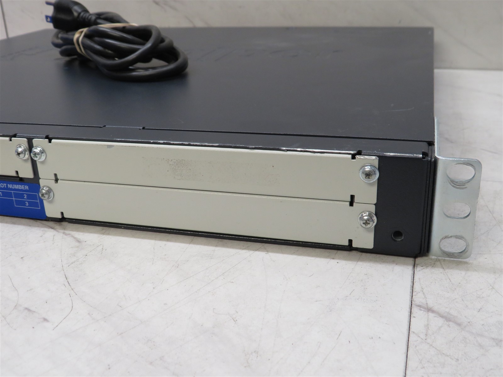 Juniper SSG-320M-SH Networks Secure Services Gateway