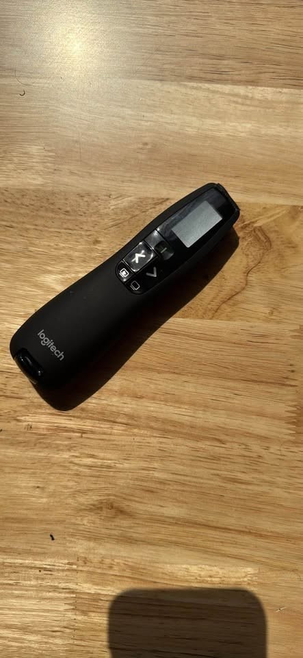 Logitech Professional Presenter R800 Green Laser Pointer Remote USB Receiver
