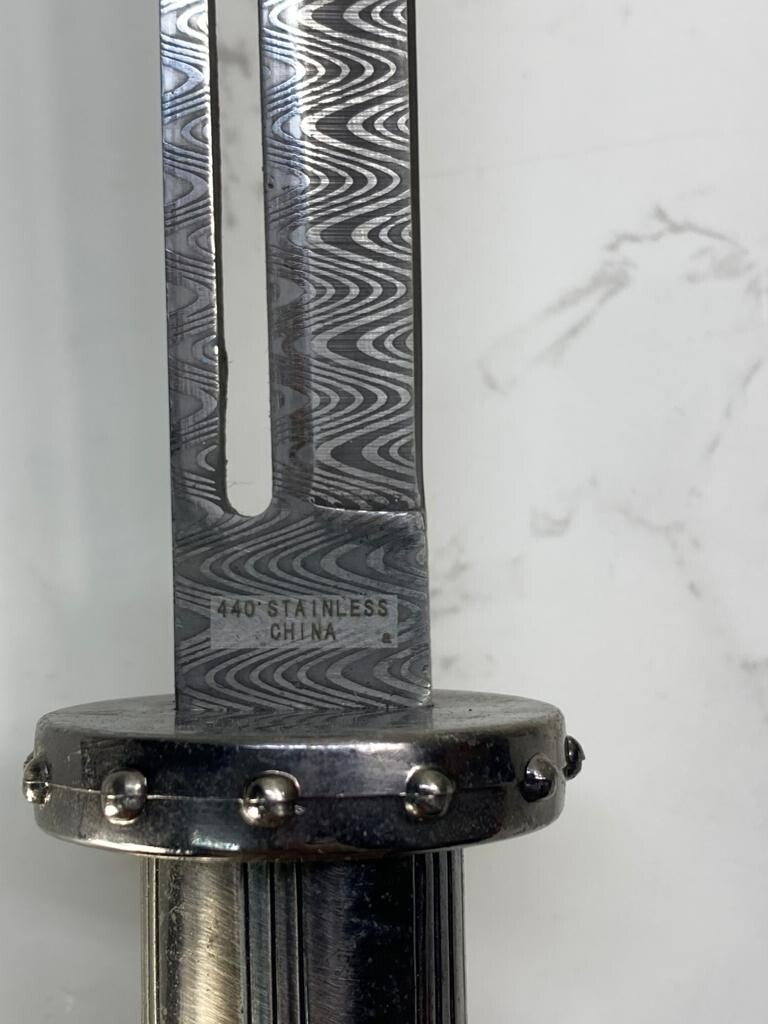 Metallic Twin Dragon Scroll Daggers