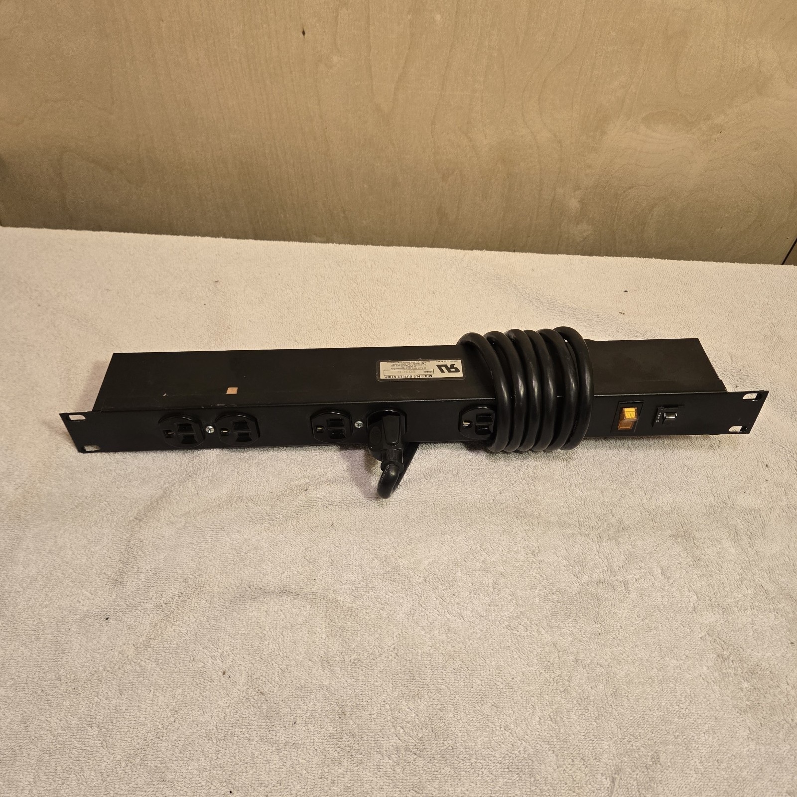 SL WABER 903CB RACK MOUNTED POWER TAP 6 OUTLET 125V-AC 15A AMP L13-03