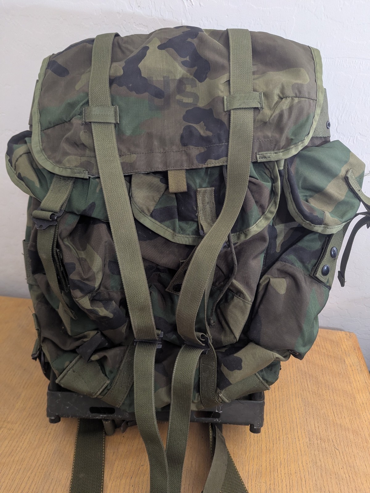 USGI Medium ALICE Pack LC-2 Complete W/ Frame, Woodland Camouflage