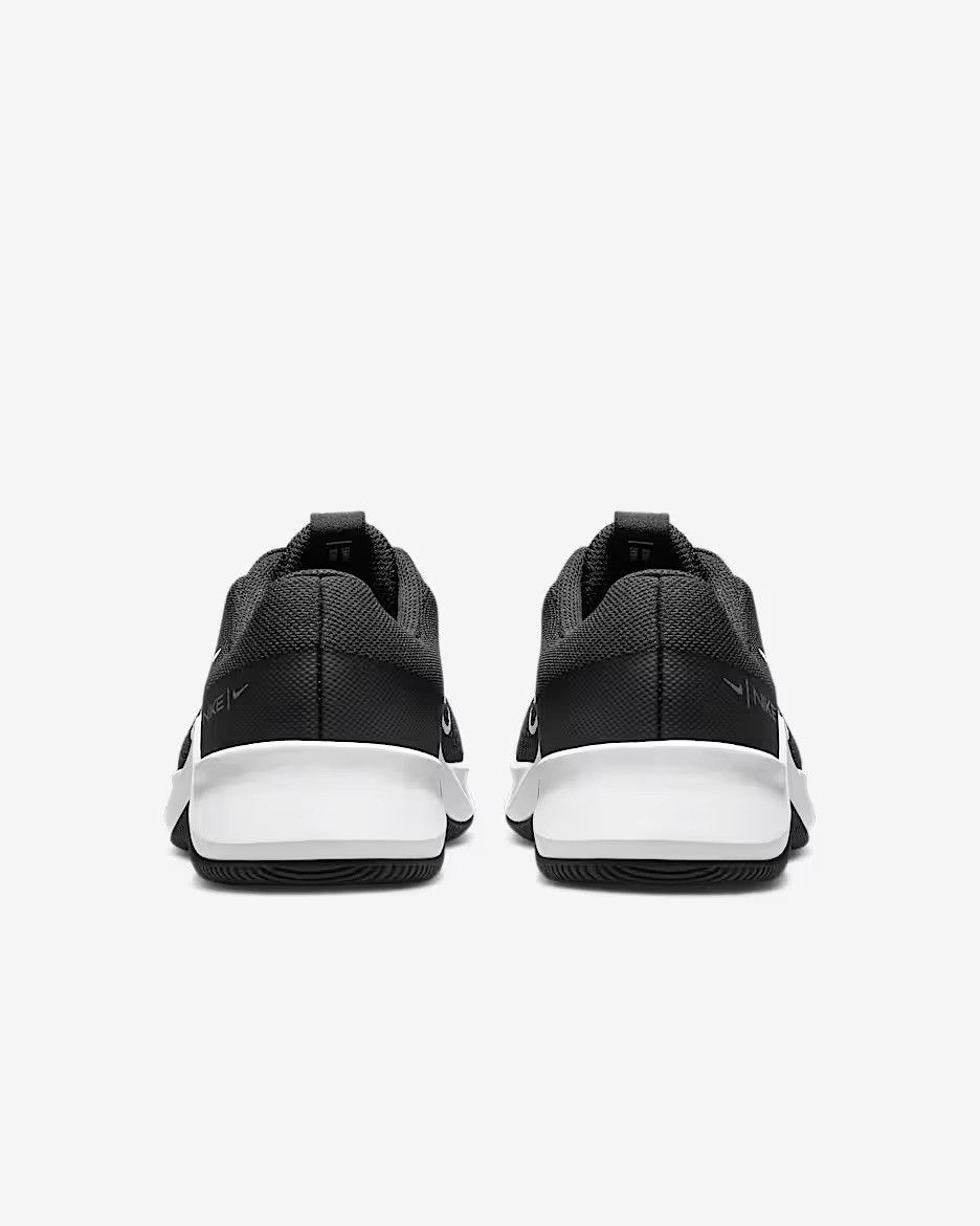 Women Nike MC Trainer 2 Training Athletic Sneakers Shoes Black/White DM0824-003