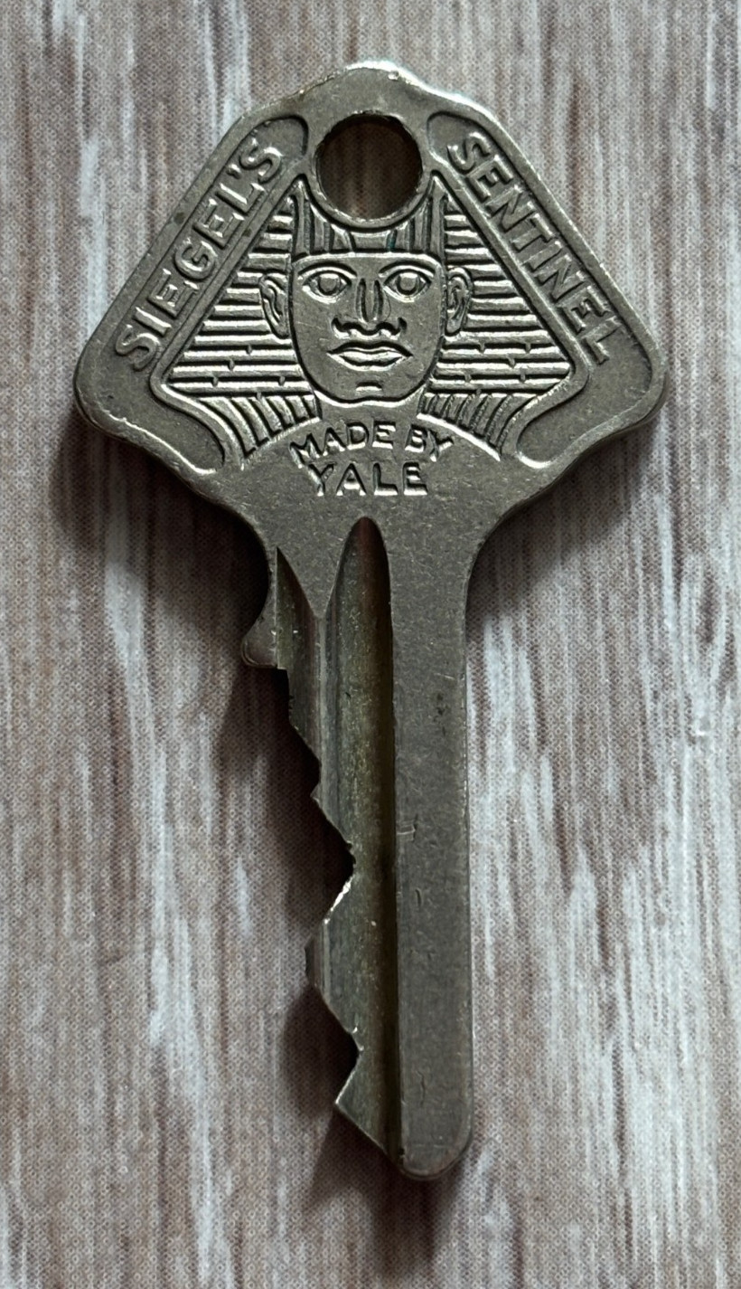 Vintage Siegel's Sentinel Yale & Towne MFG Co. Egyptian Theme Key