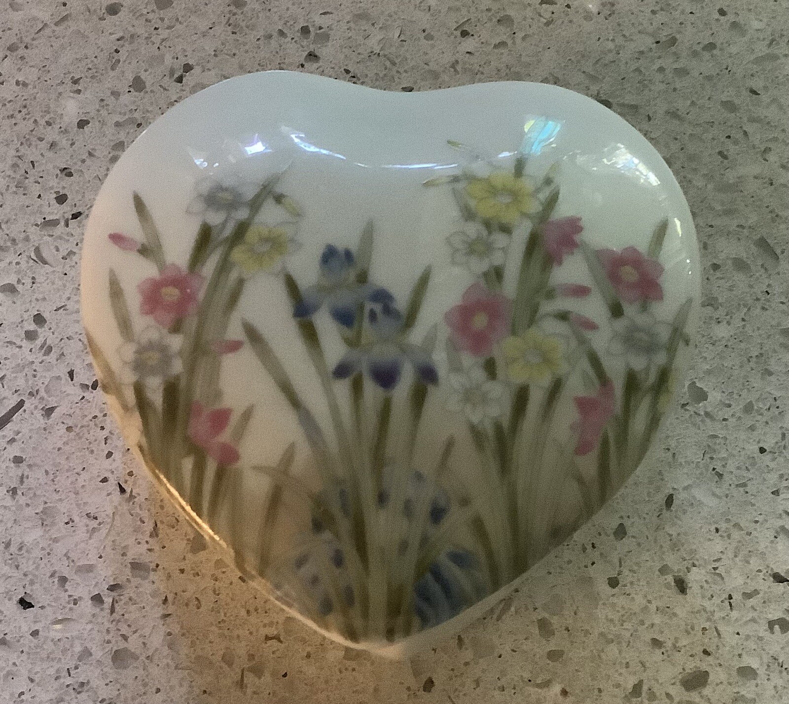 Small White Porcelain Heart Shaped Trinket/ Jewelry Box with Flowers Iris & Daff