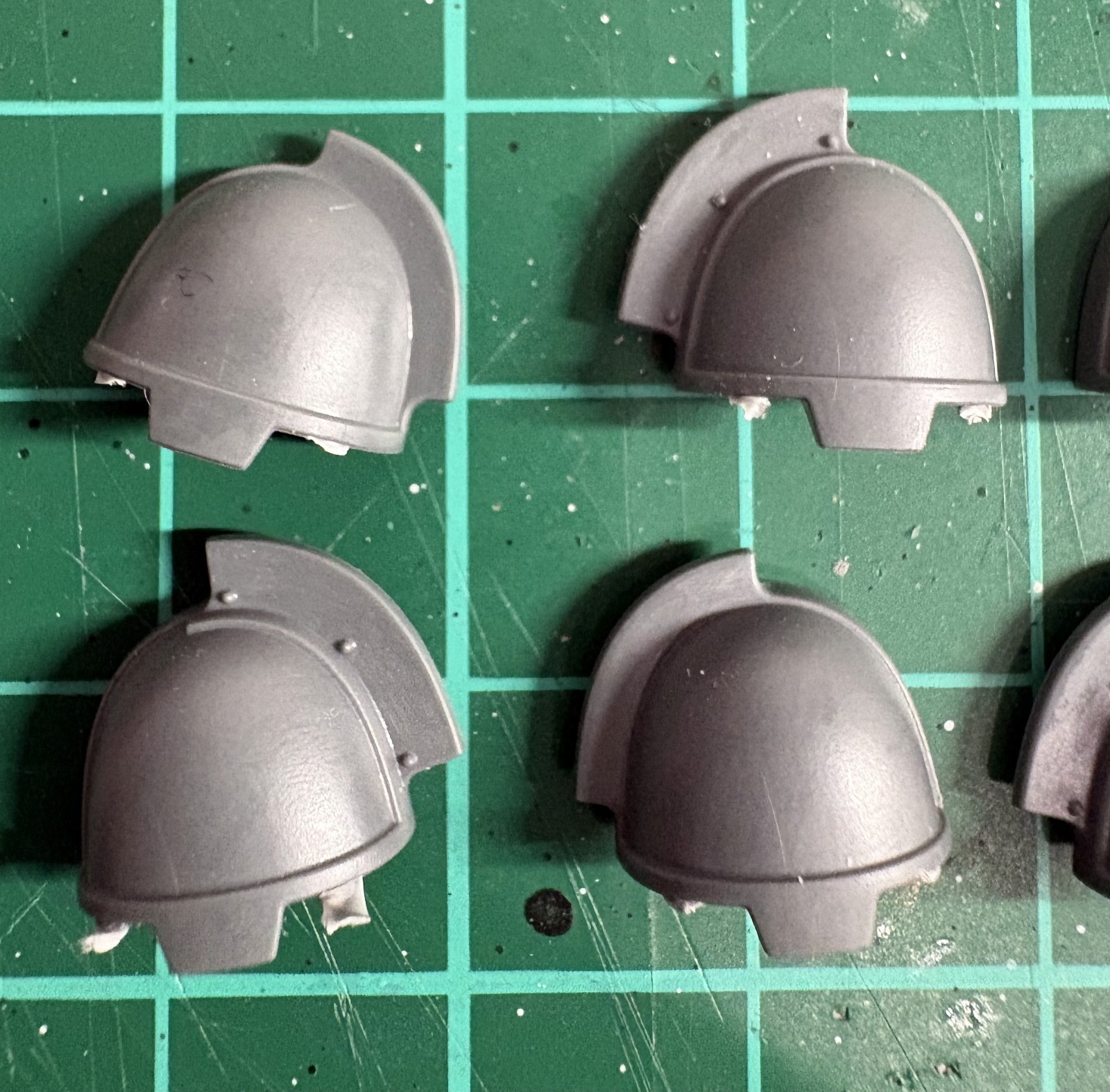 Warhammer 40K Primaris Aggressors Shoulder Pads – Heavy Armour Pauldrons Kitbash
