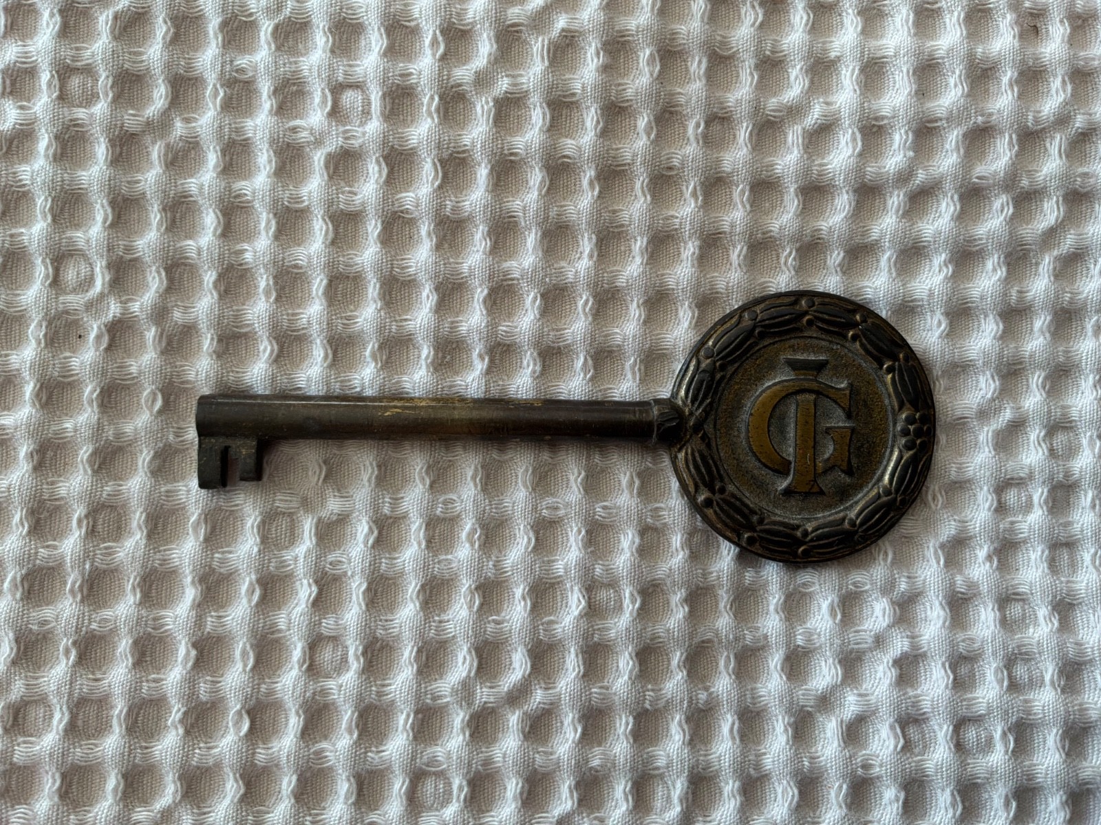 Vintage Golden Key Furniture Skeleton Key - Palatial Ltd. - Mid-Century Modern