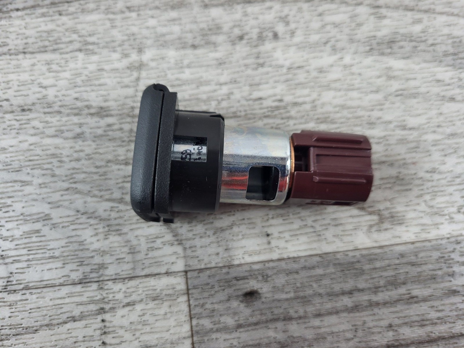 CHEVROLET MALIBU 2019-24 POWER SOCKET OUTLET PLUG CIGARETTE LIGHTER OEM