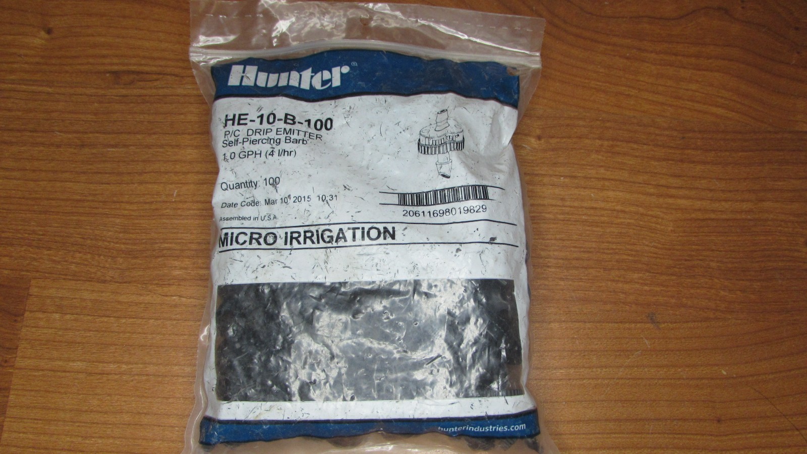 NEW 100 Pack Hunter P/C Drip Emitters 1.0 GPH/4.0 LPH HE-10-B-100 black