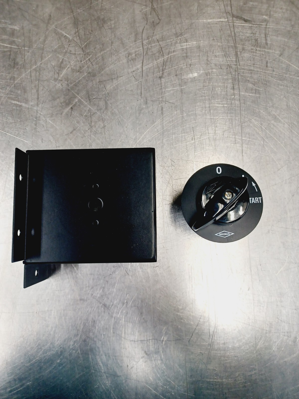 Bremas 3 Pole Switch CS0178377V0, 2 + START Positions, 8 Wire 20A 600VAC + Mount