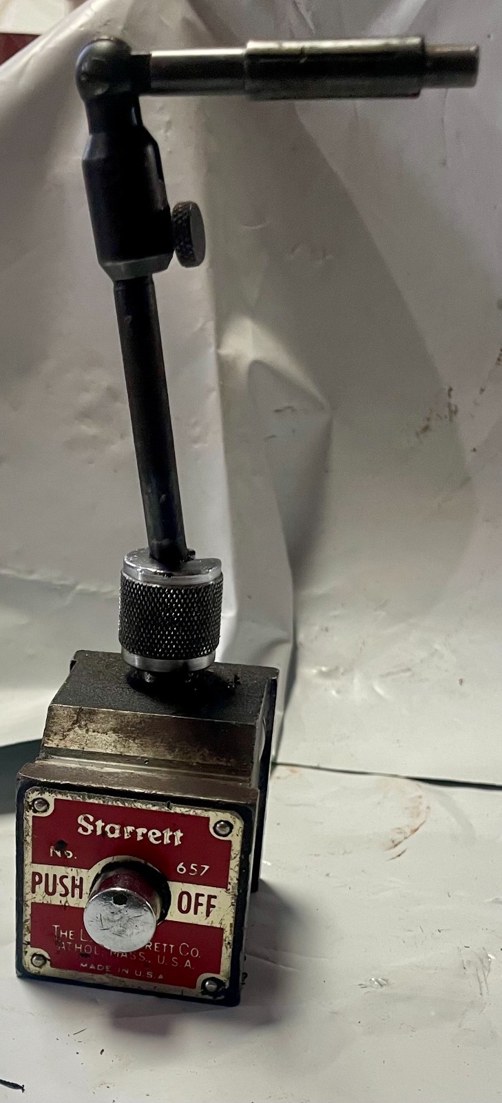 STARRETT No.657 SMALL MAGNETIC BASE WITH INDICATOR HOLDER USED U.S. MADE