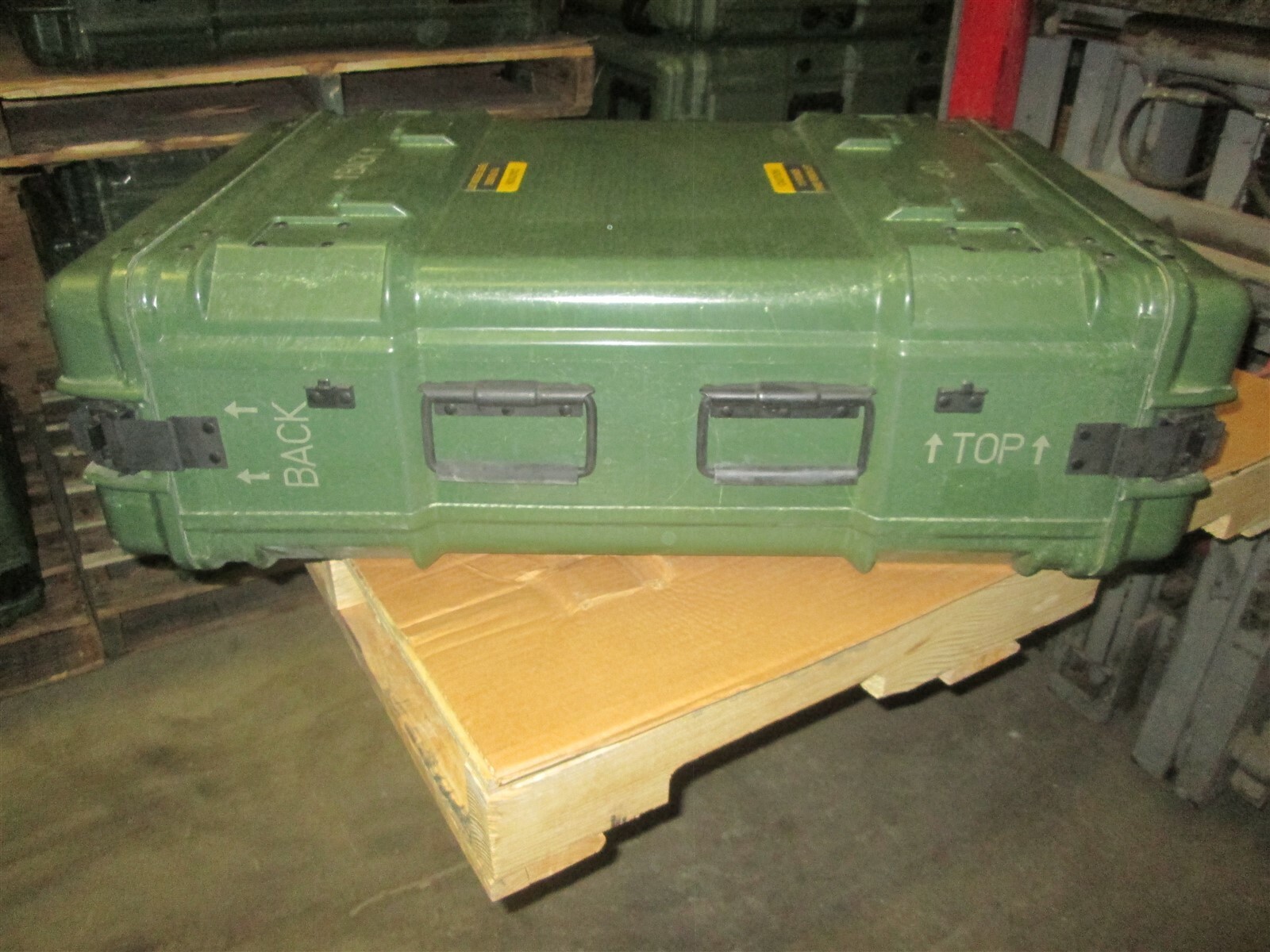 Rackmount 04U x24 Slide Out General Dynamics Composite Shock Mount Rack Case A2